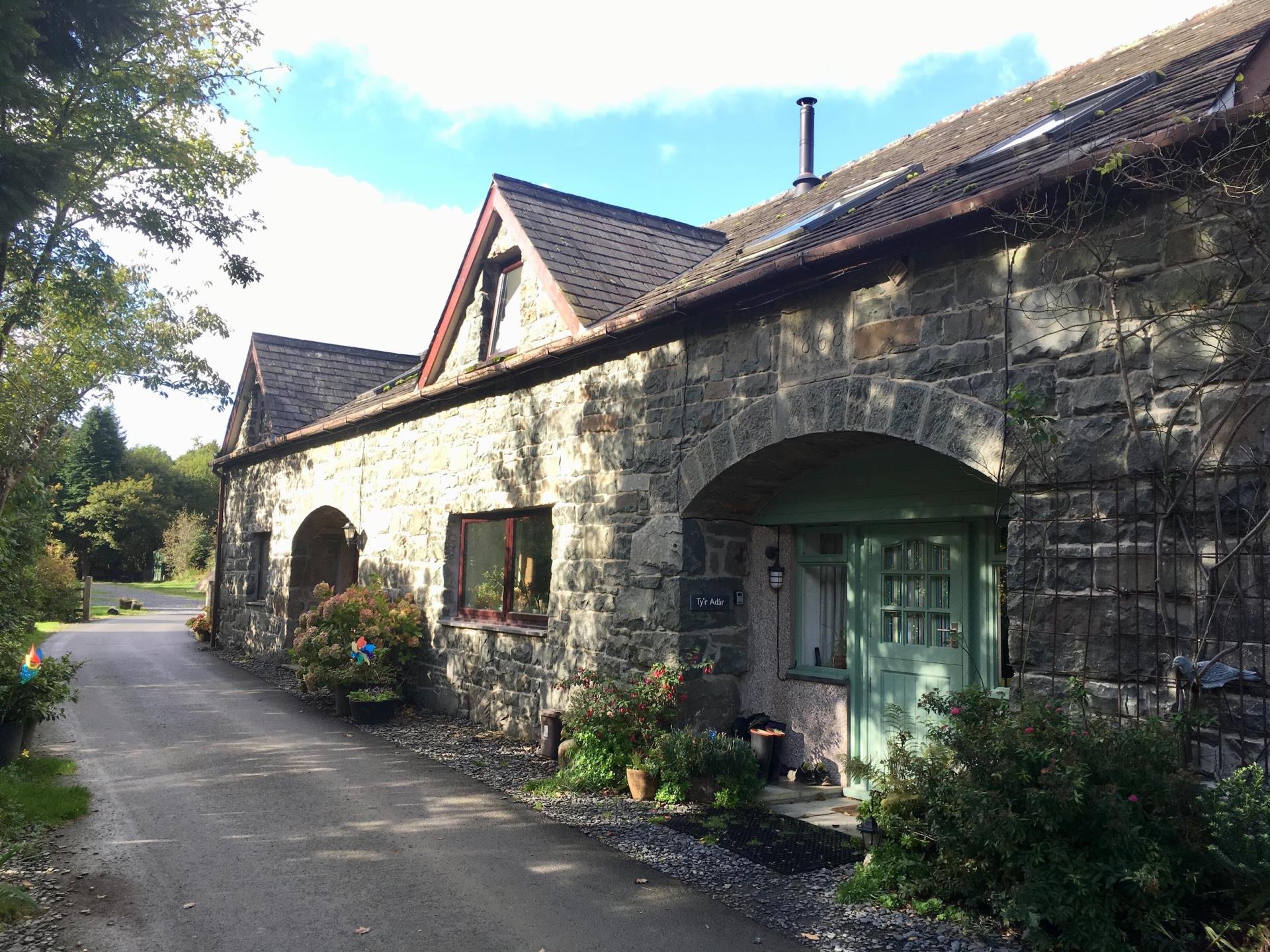 Holiday cottage with woodburner in Snowdonia
