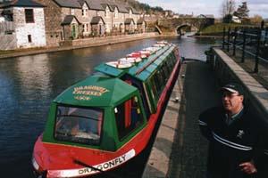 brecon beacons canal boat trip