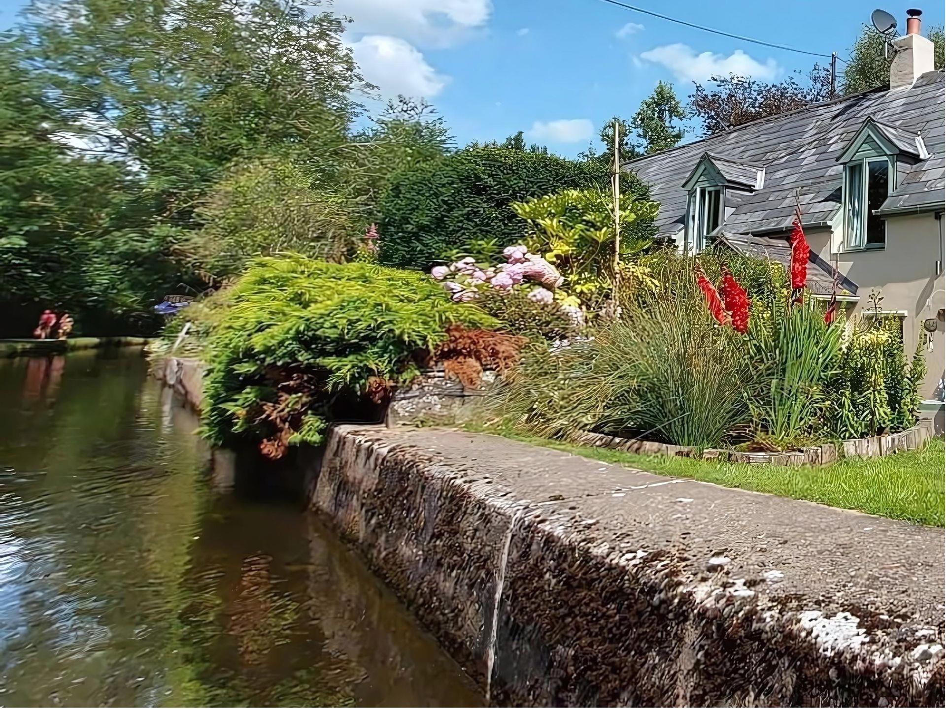 Llangollen Canal Scenery