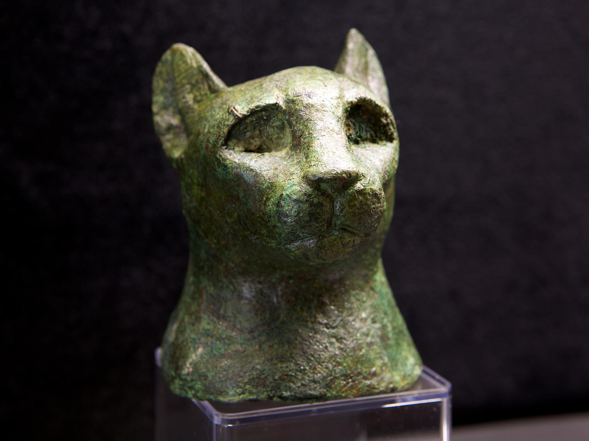 Egyptian cat sculpture, bronze 400BC