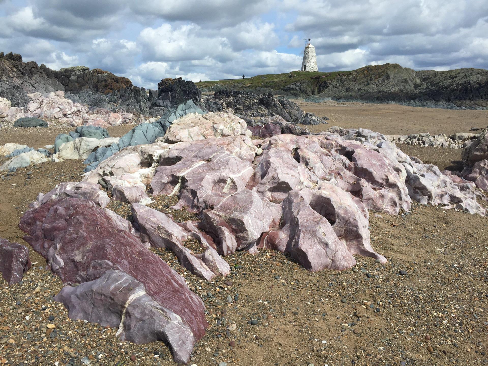 Ynys Llanddwyn, precambrian rocks 