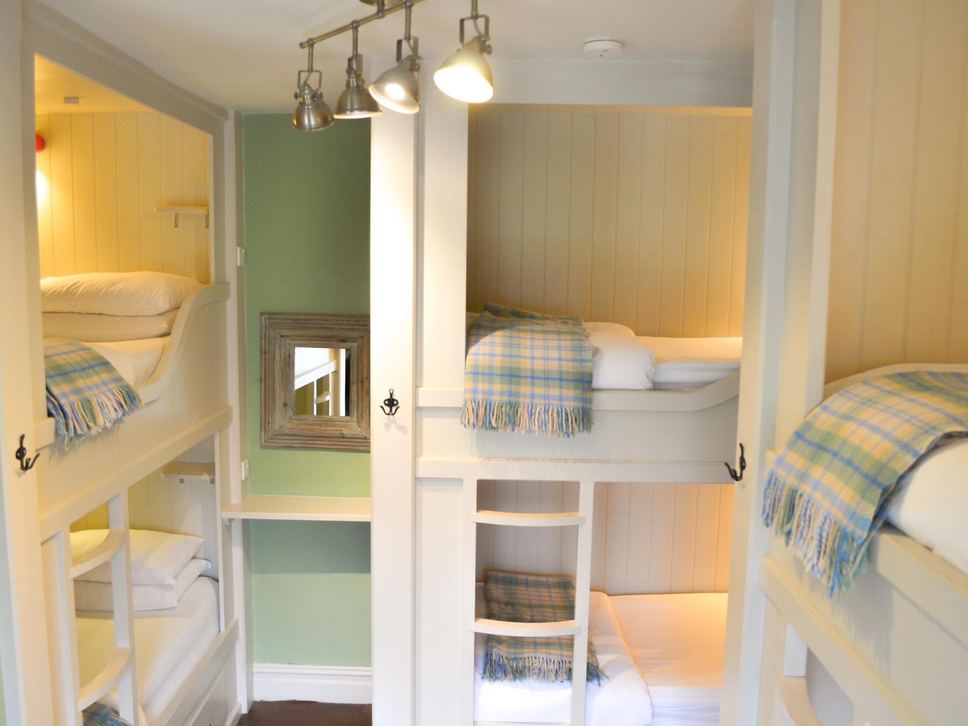 6 Person Room 