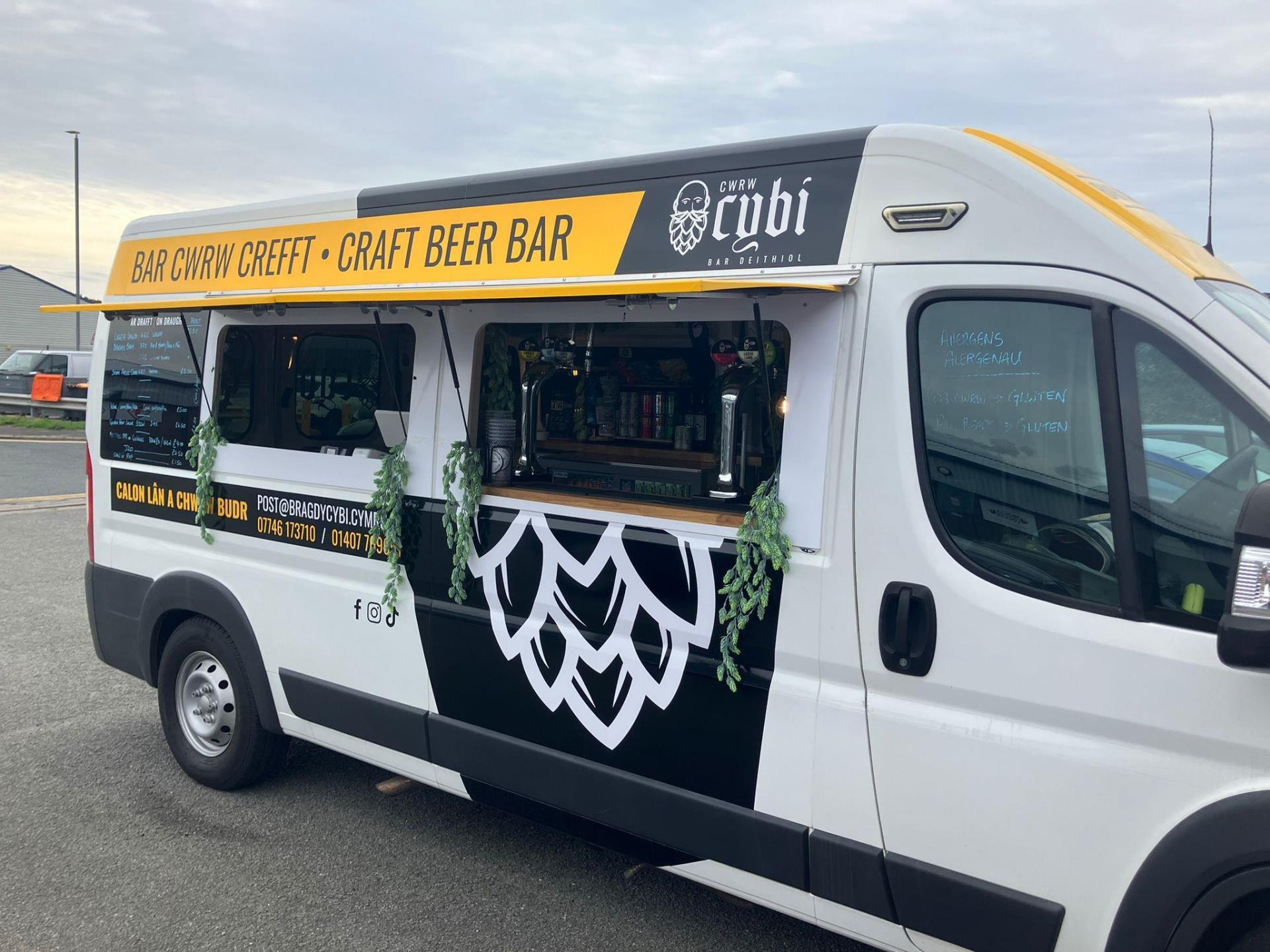Bar deithiol / Mobile bar