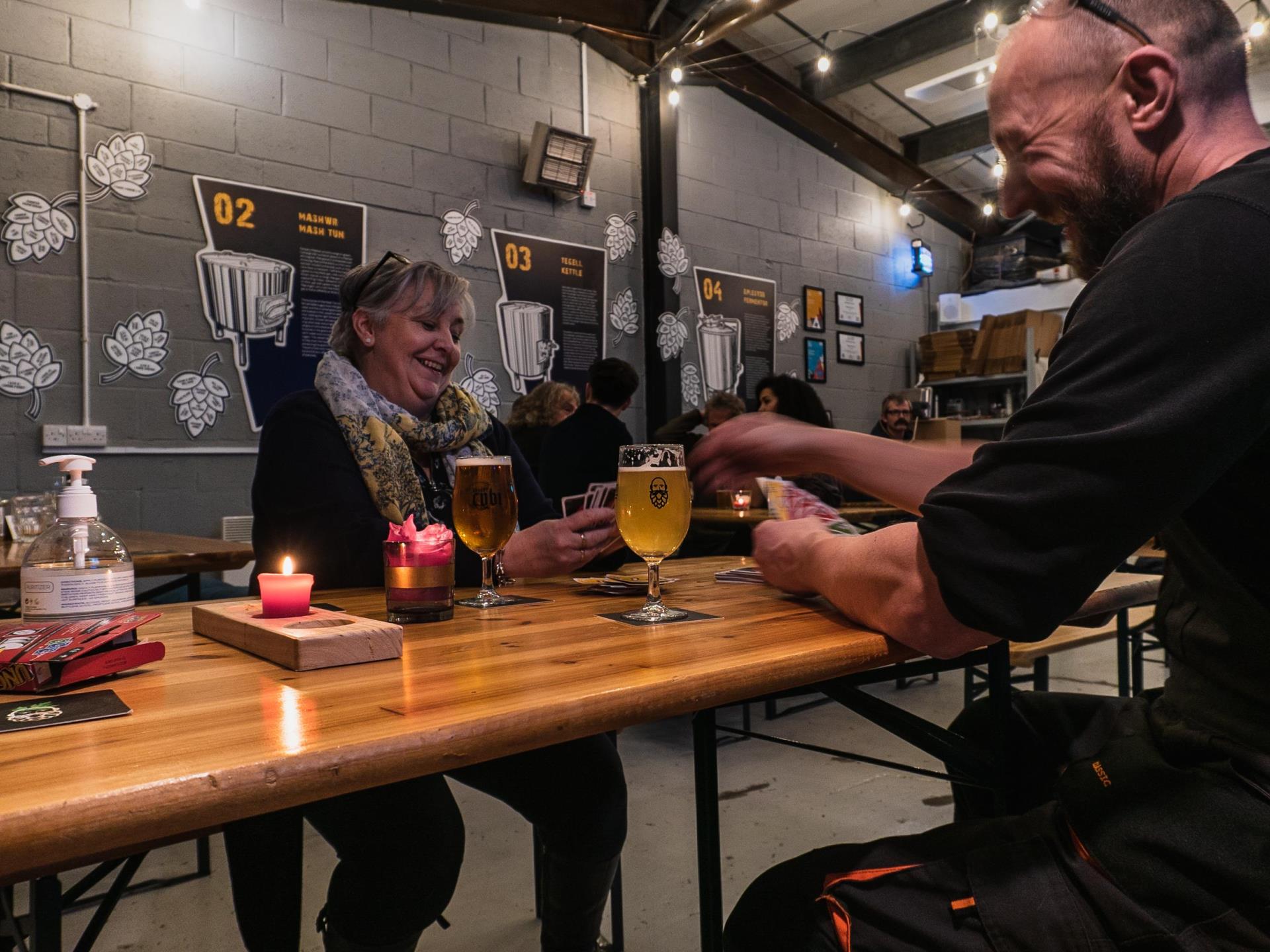 Lle braf i sgwrsio / perffect for a date night