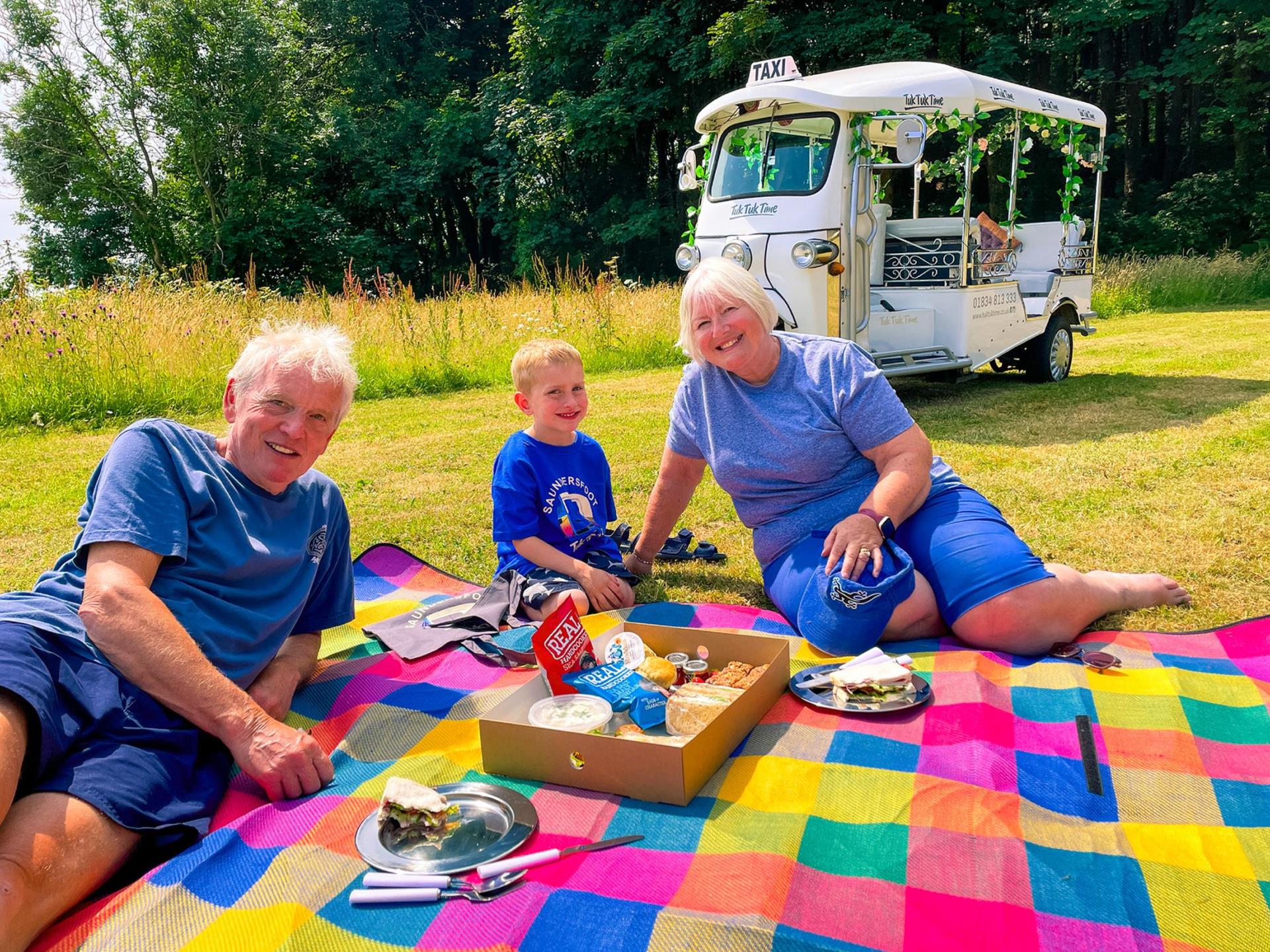 A wonderful tuk tuk picnic tour