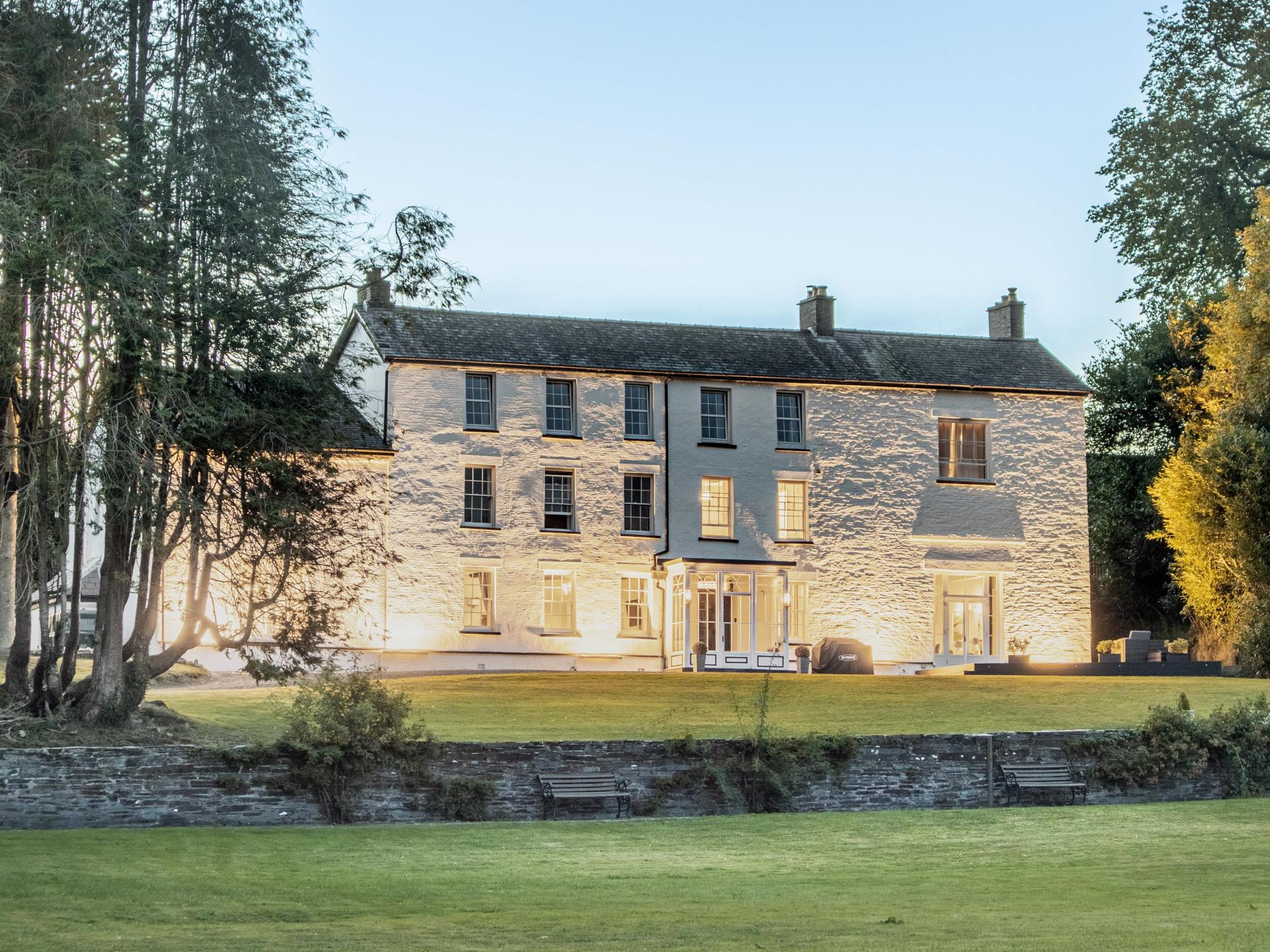 Plas Pantyderi Manor at dusk 