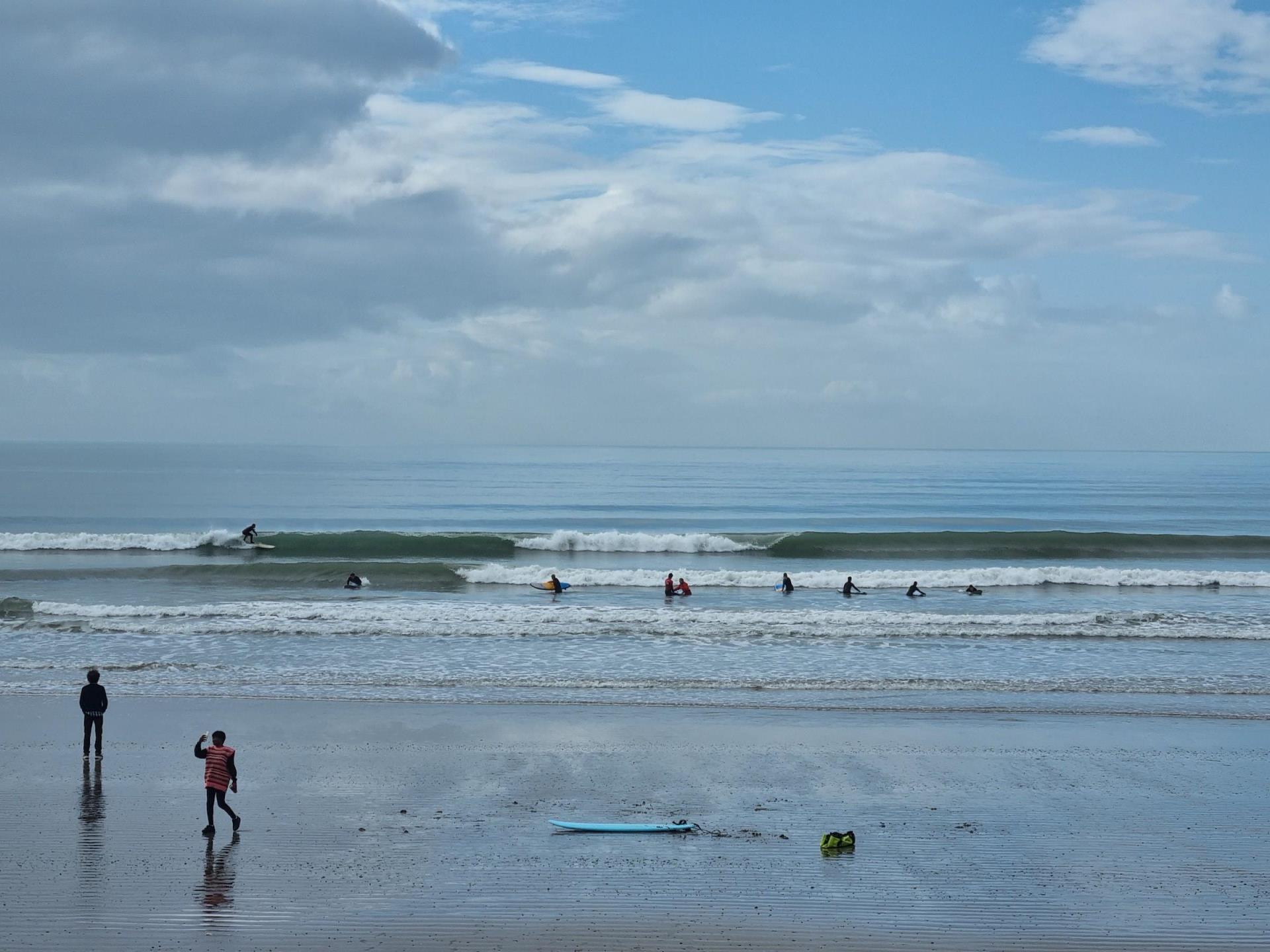 A surf lesson at Ynyslas turn, by Borth