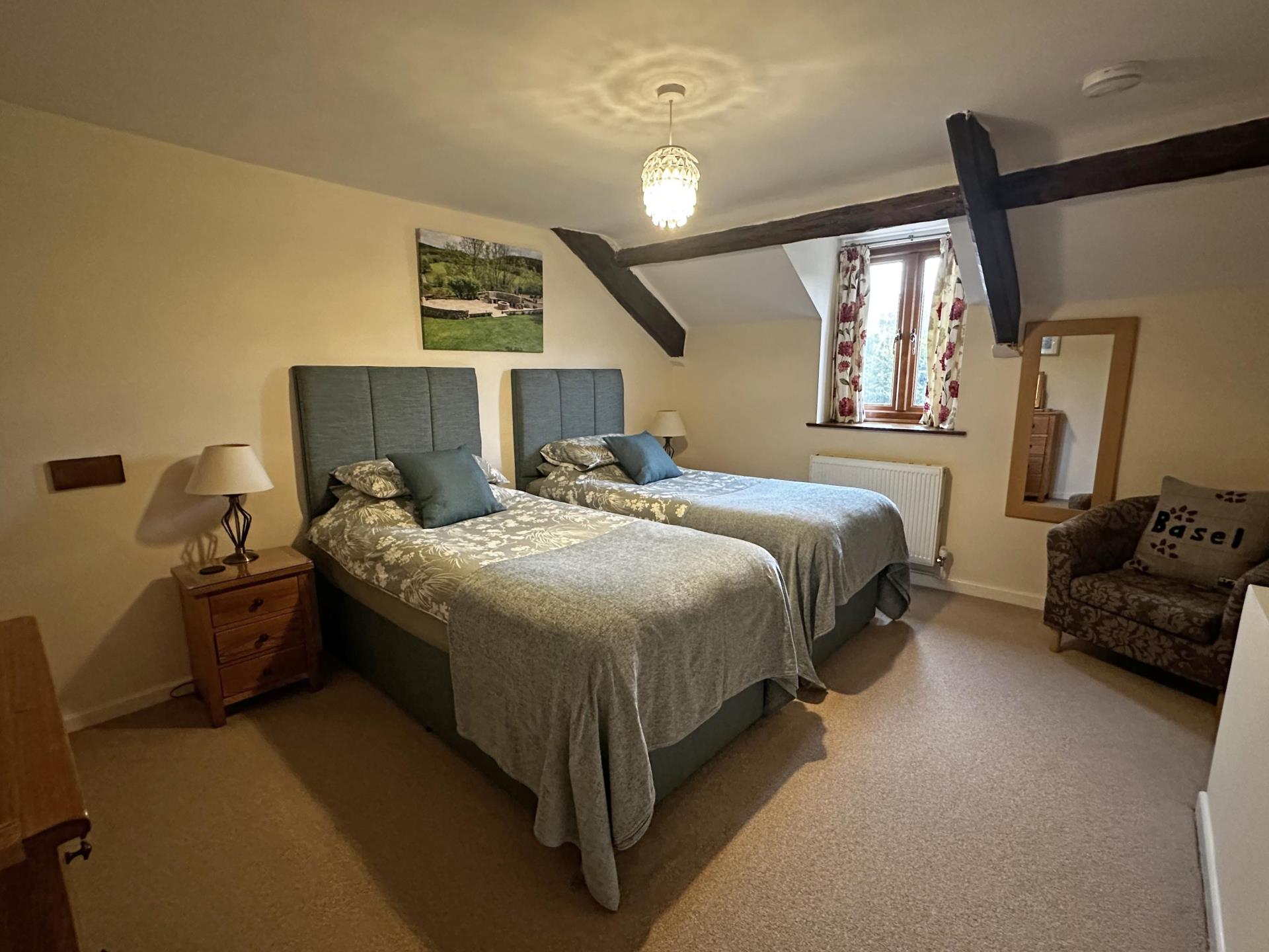 Twin/Super-King 2nd Bedroom with Zip and Link Beds