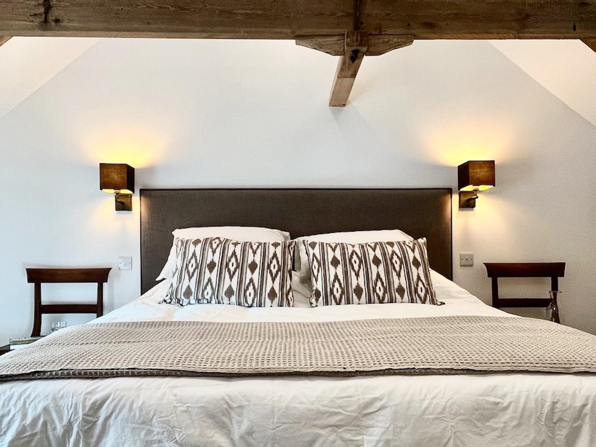The main bedroom to Y Llofft Wair