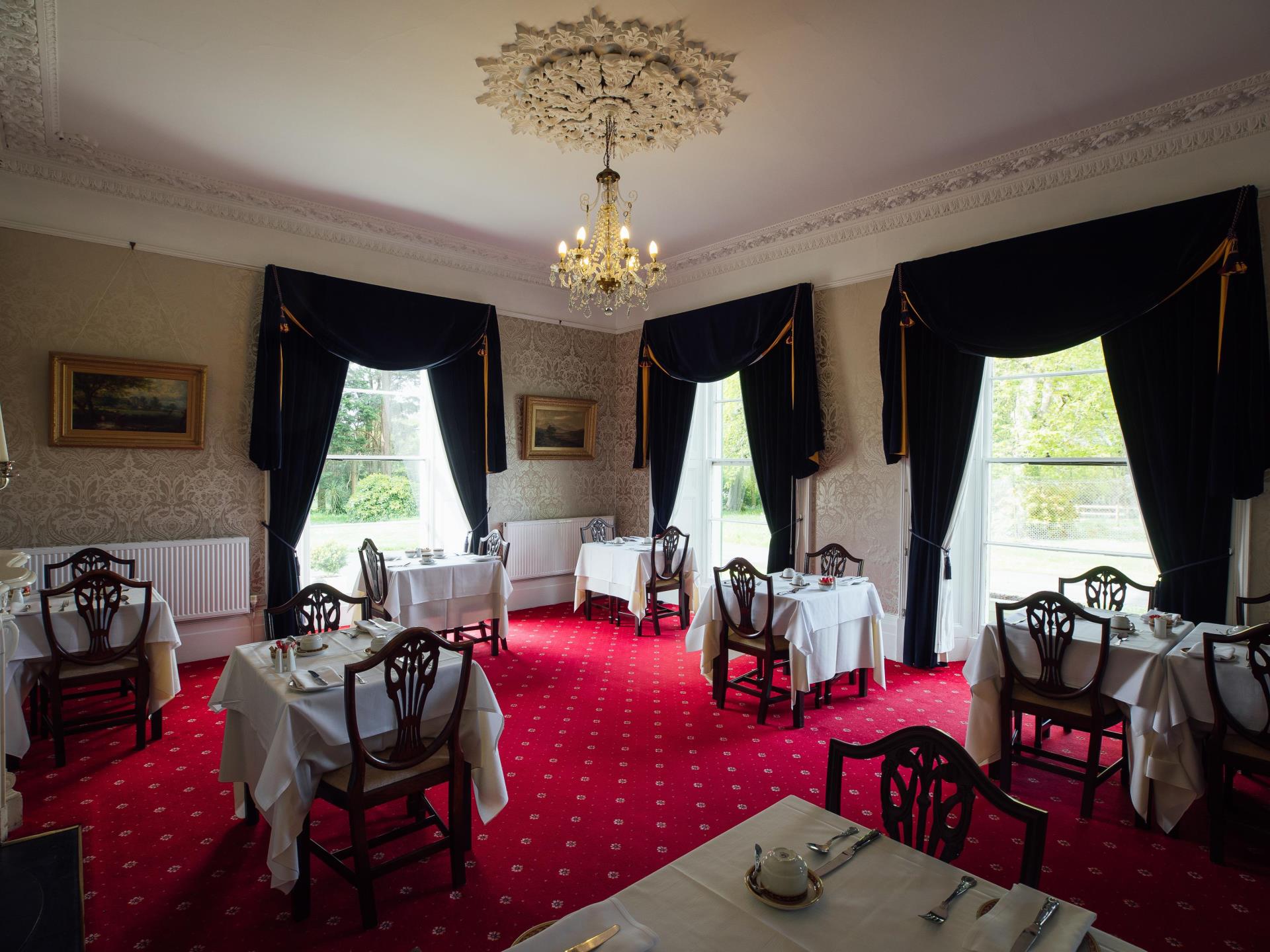 Dining room/meeting room