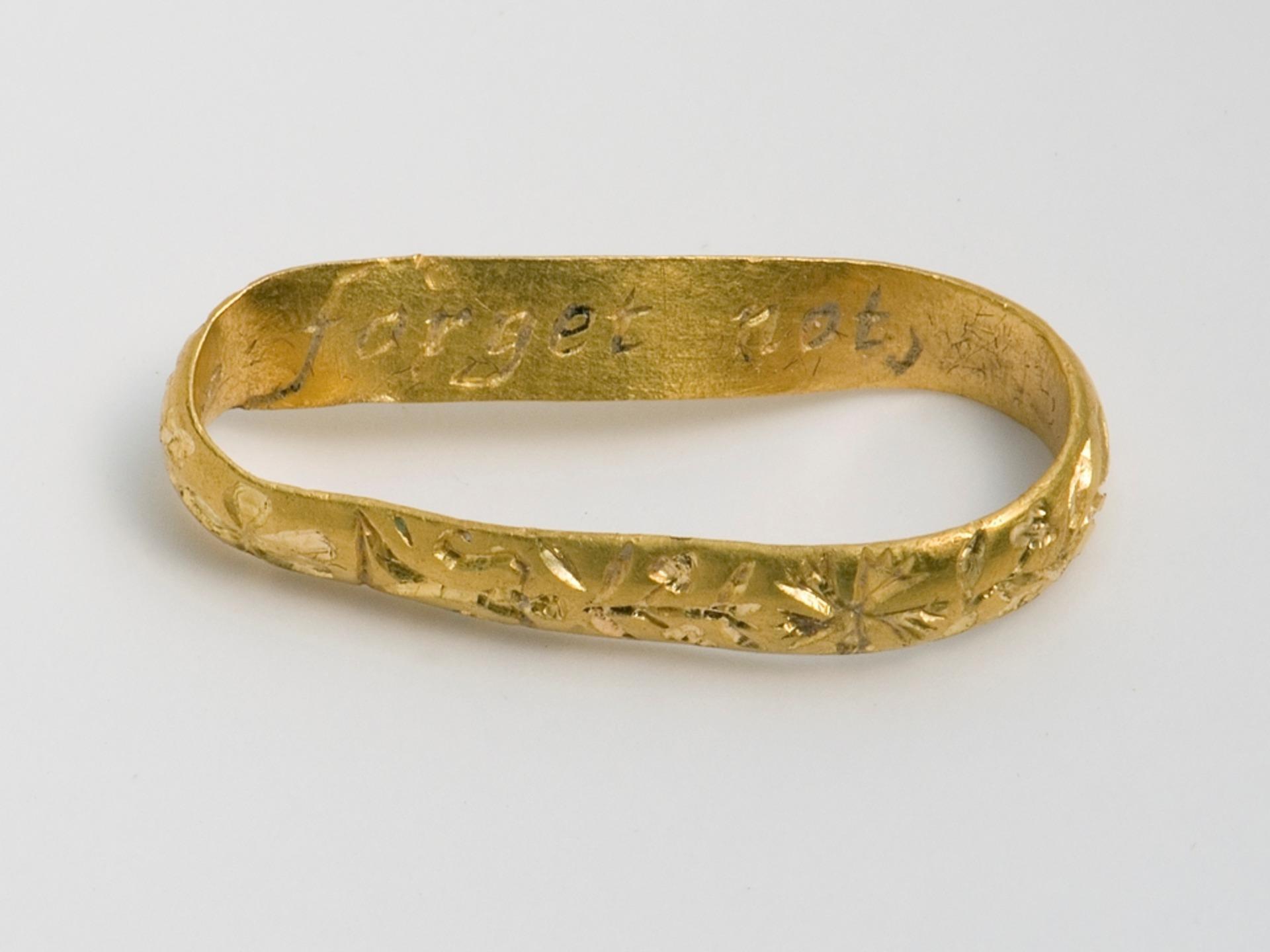Y Lanfa - Medieval Gold Posy Ring