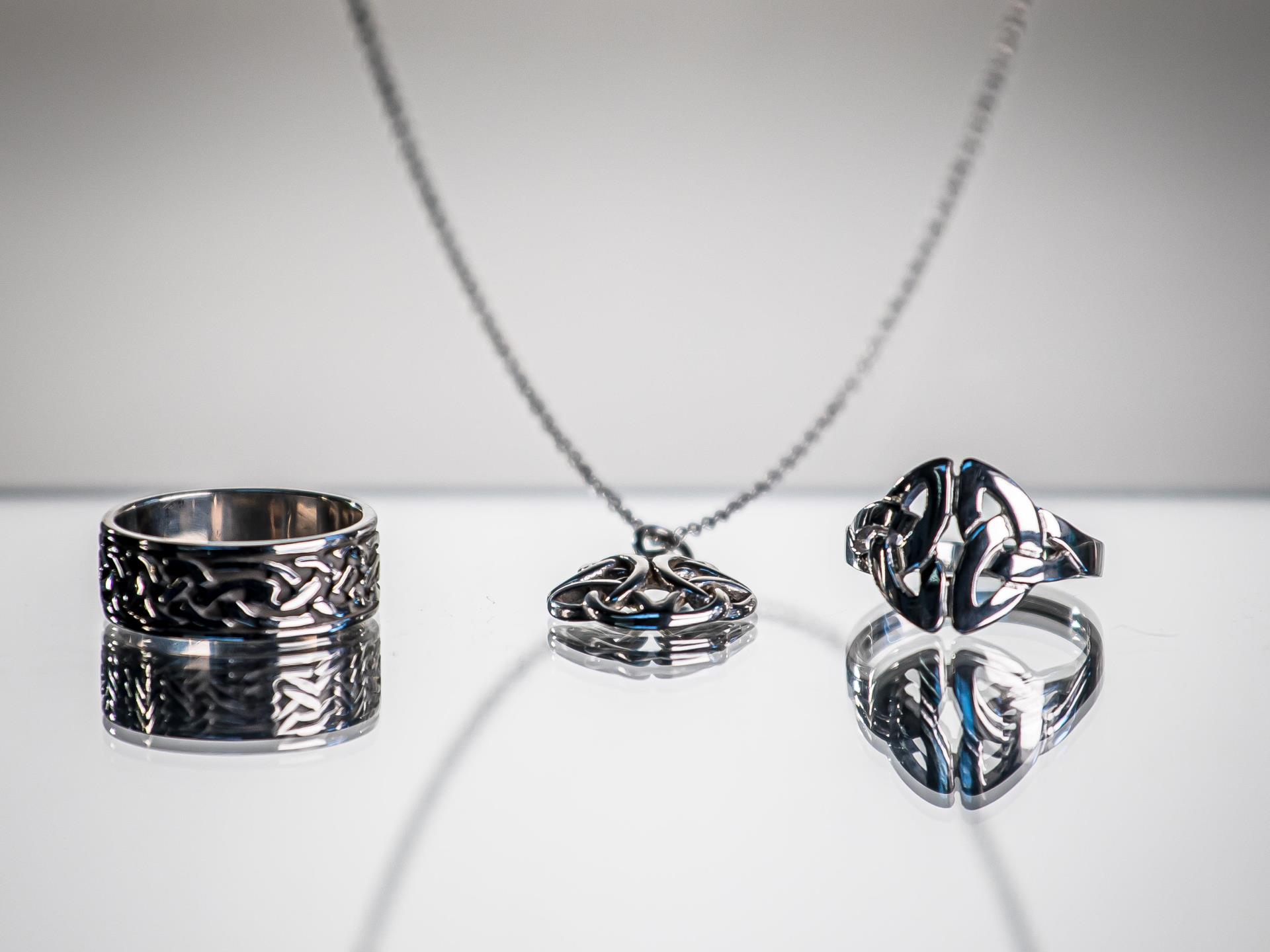 Celtic & contemporary jewellery by Agau Jewellery