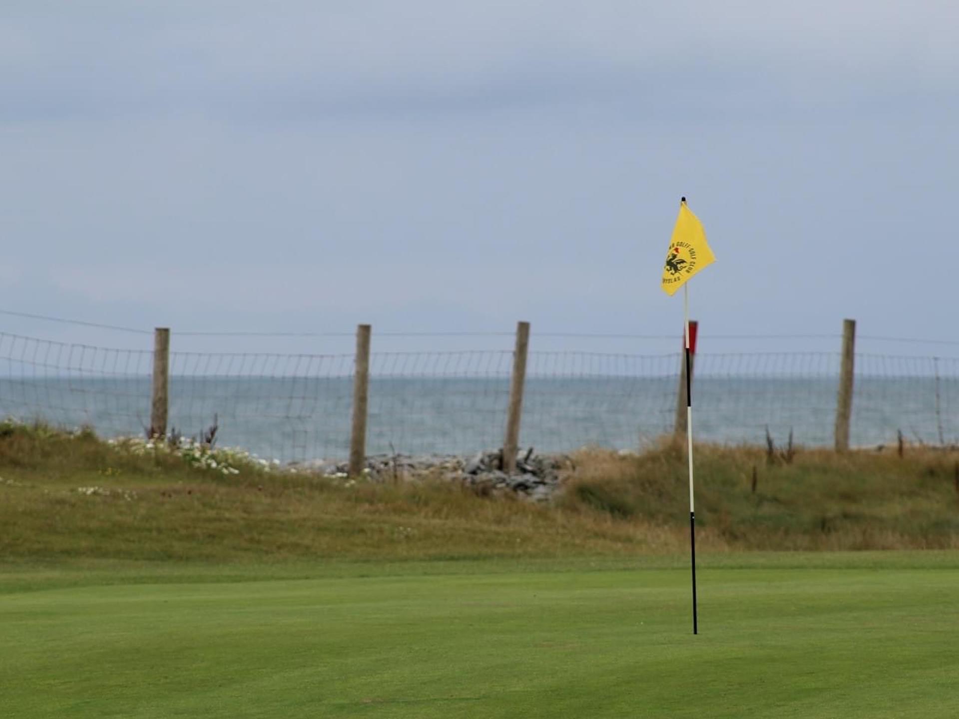 Borth & Ynyslas Golf Club 