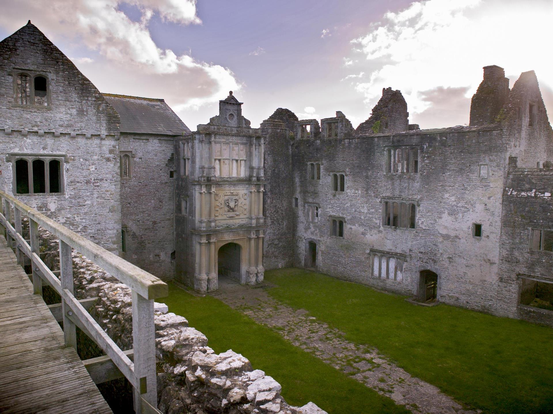 Old Beaupre Castle