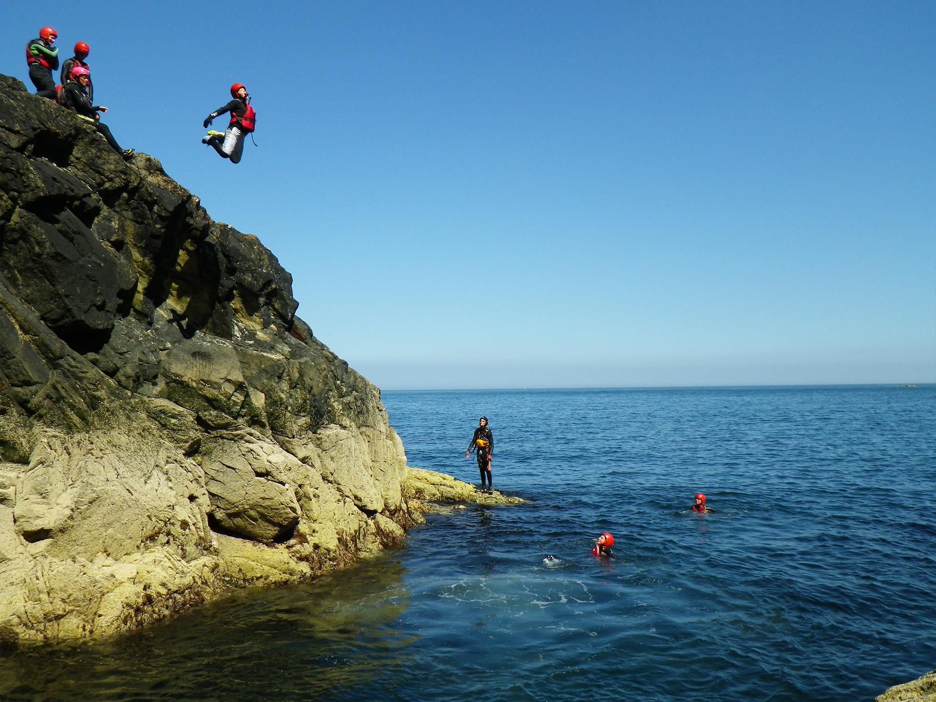 Cliff Jumping Coasteering