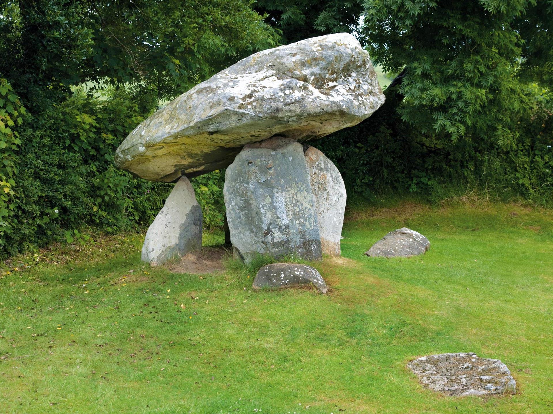 Carreg Coetan Arthur Burial Chamber