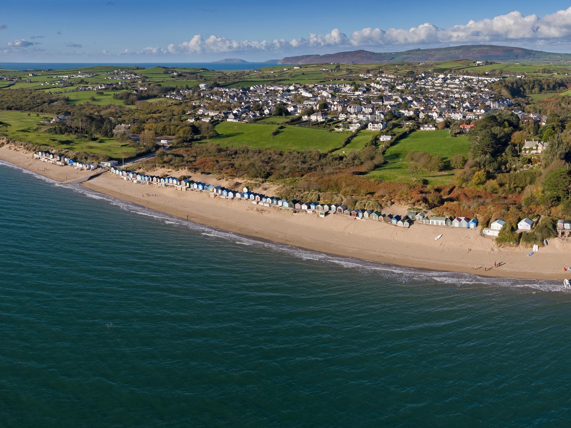 Is Abersoch Beach Dog Friendly