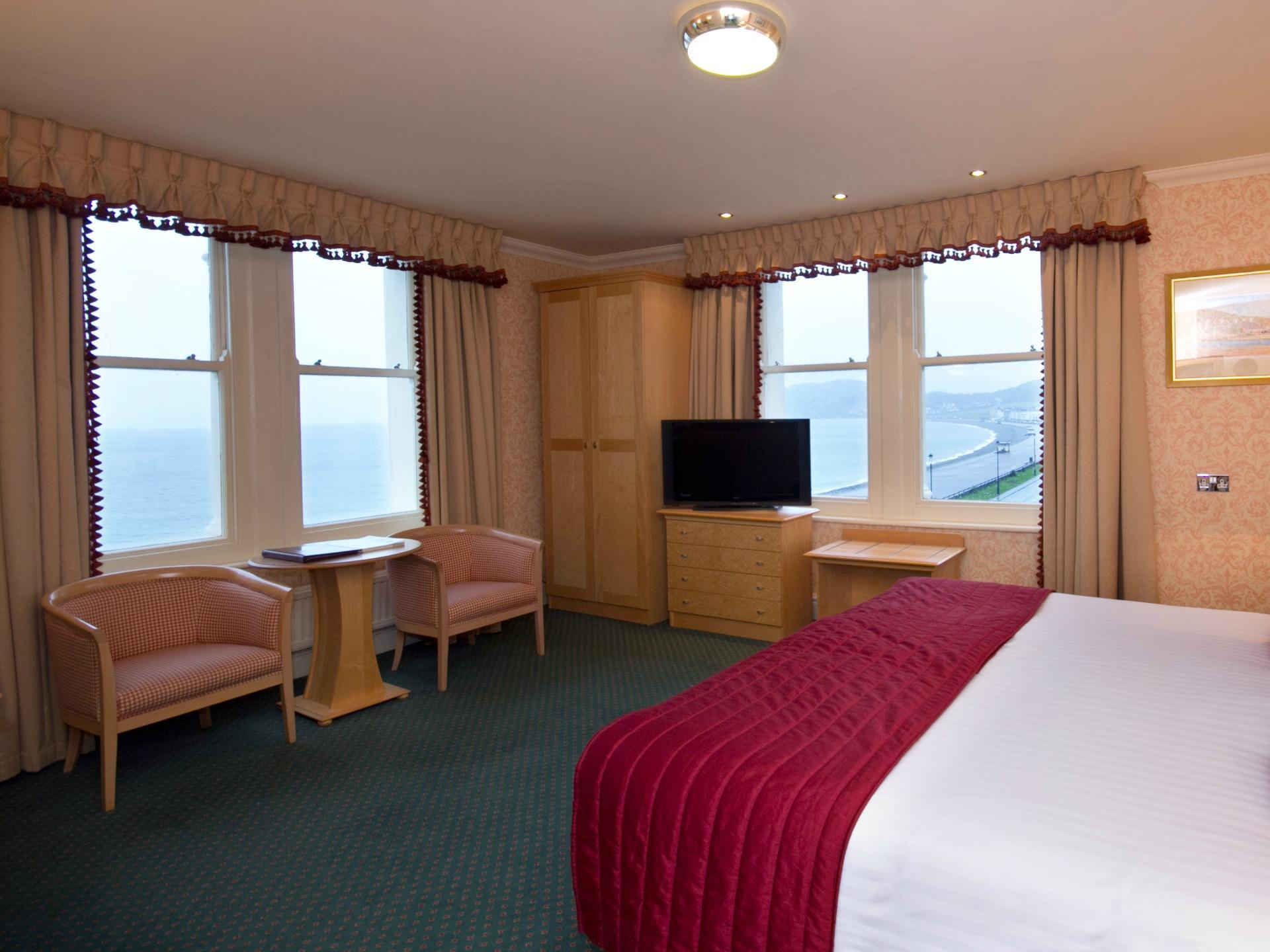 A front facing bedroom has views of the bay