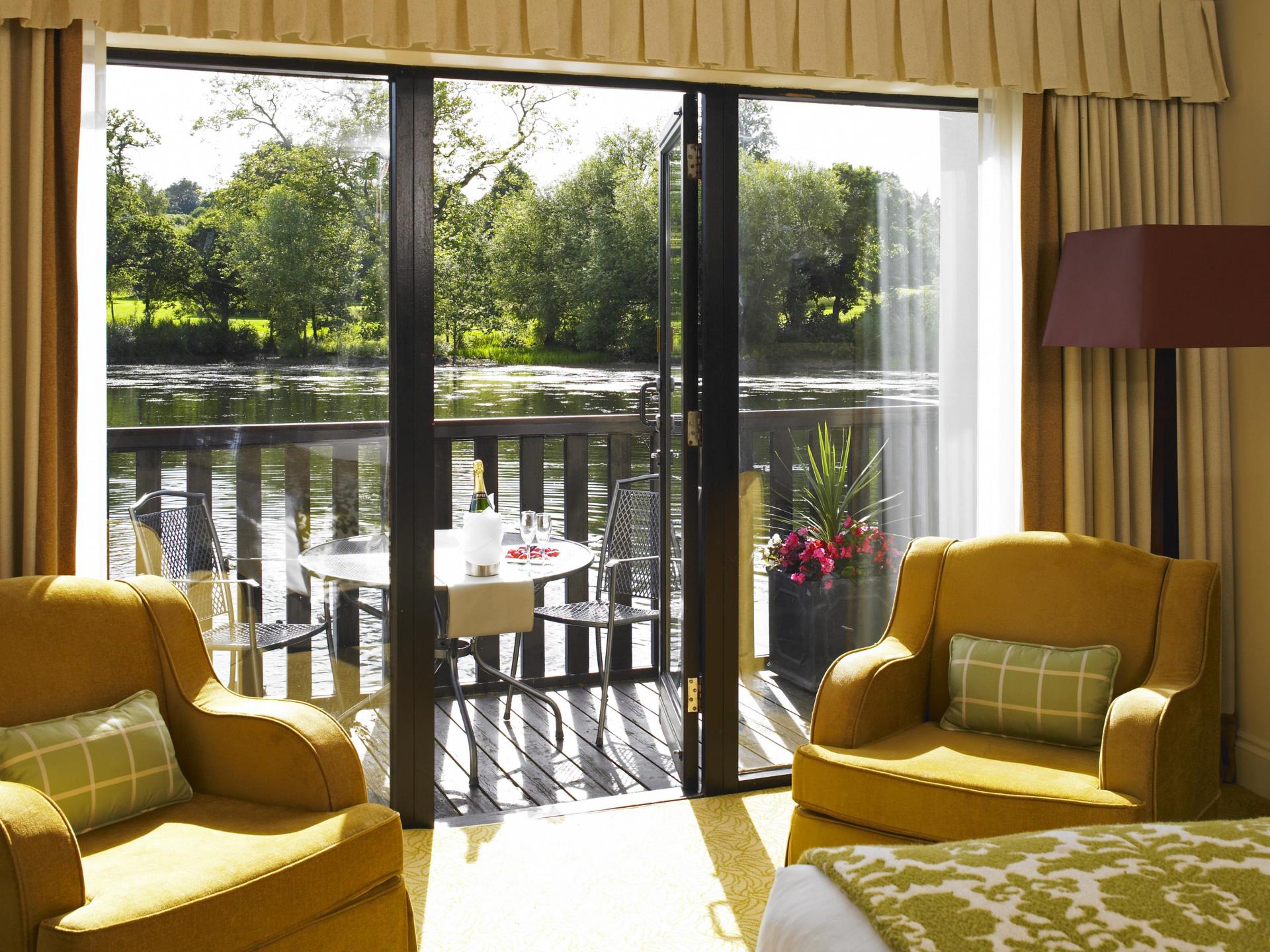 Lakeside guest rooms