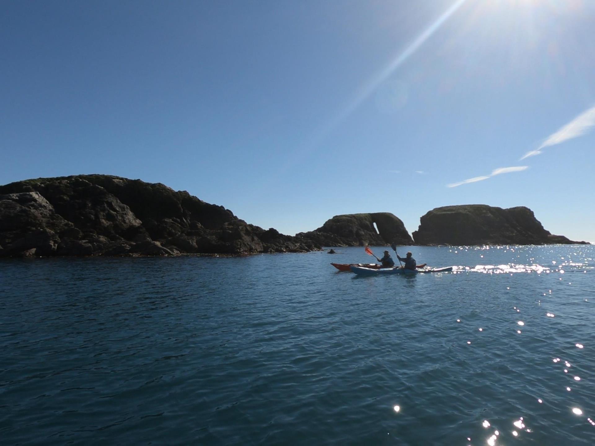 Sea kayaking for beginners and advanced groups