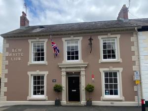 New White Lion Llandovery