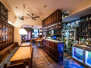 Gales Wine Bar
