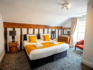 Bedroom, Without a Paddle