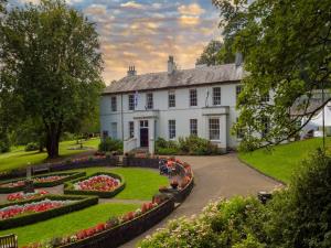 Bedwellty House and Circular Gardens