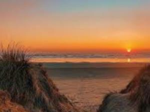 Cefn Sidan Beach sunset