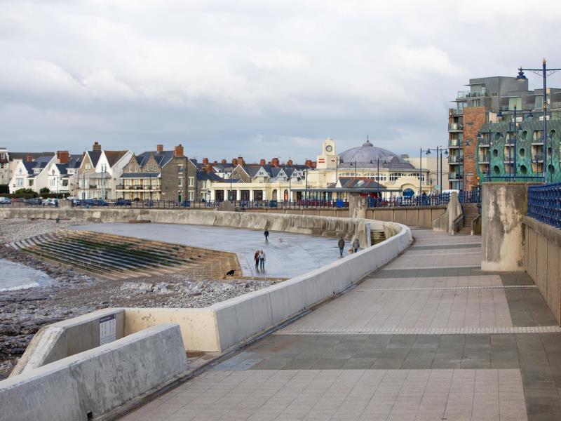 Porthcawl - Town Beach | VisitWales