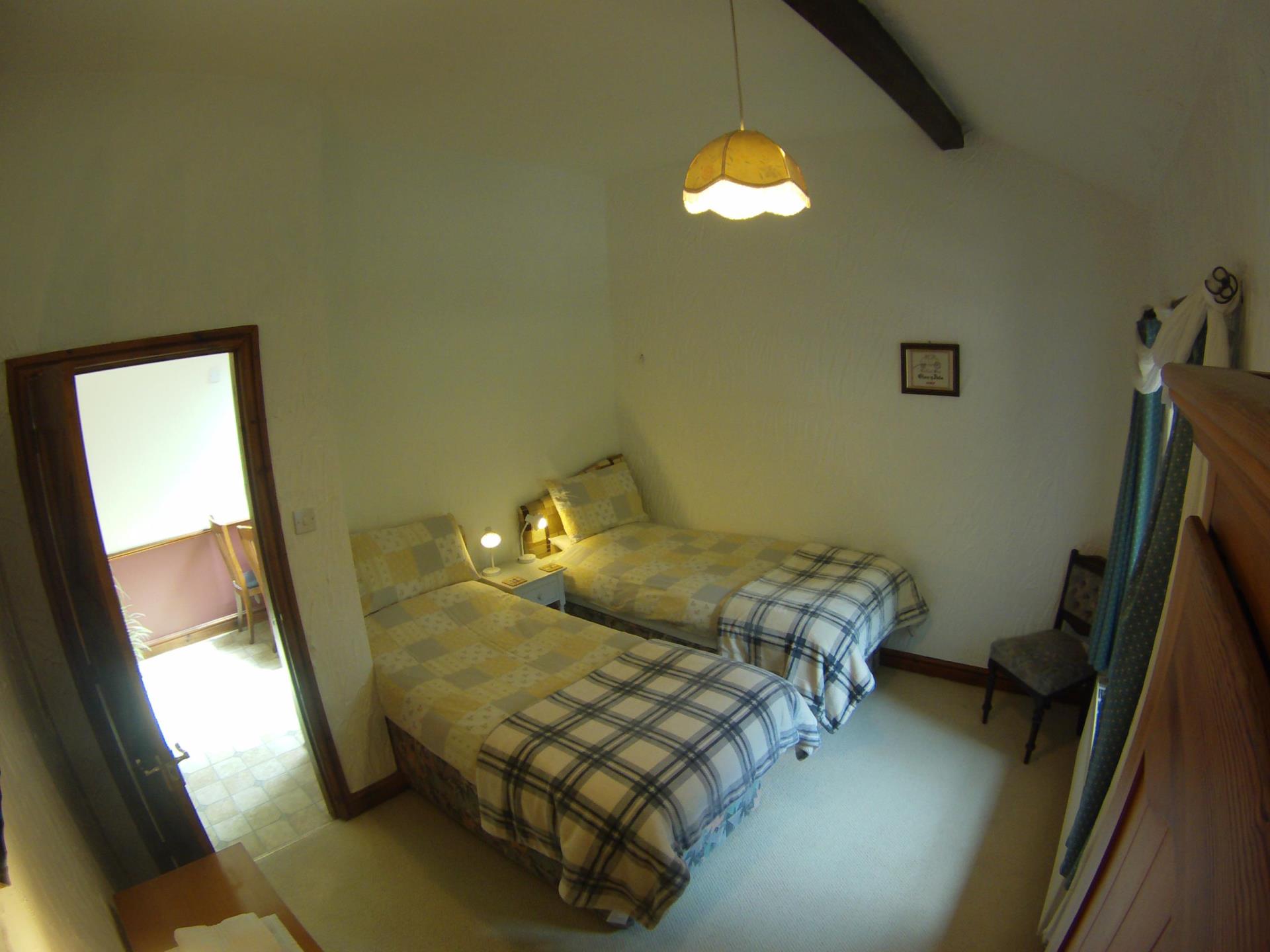 Coach House Cottage - Twin bedroom