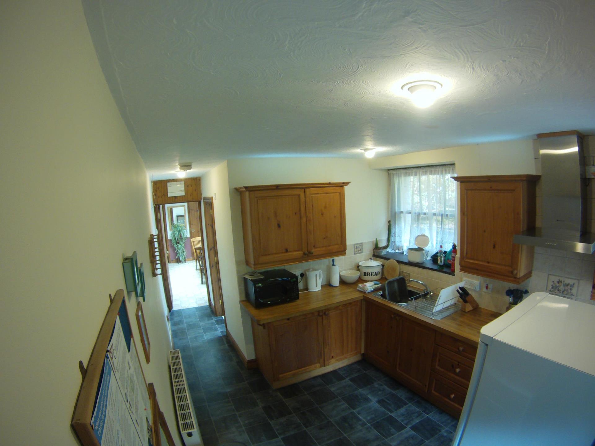 Coach House Cottage - kitchen