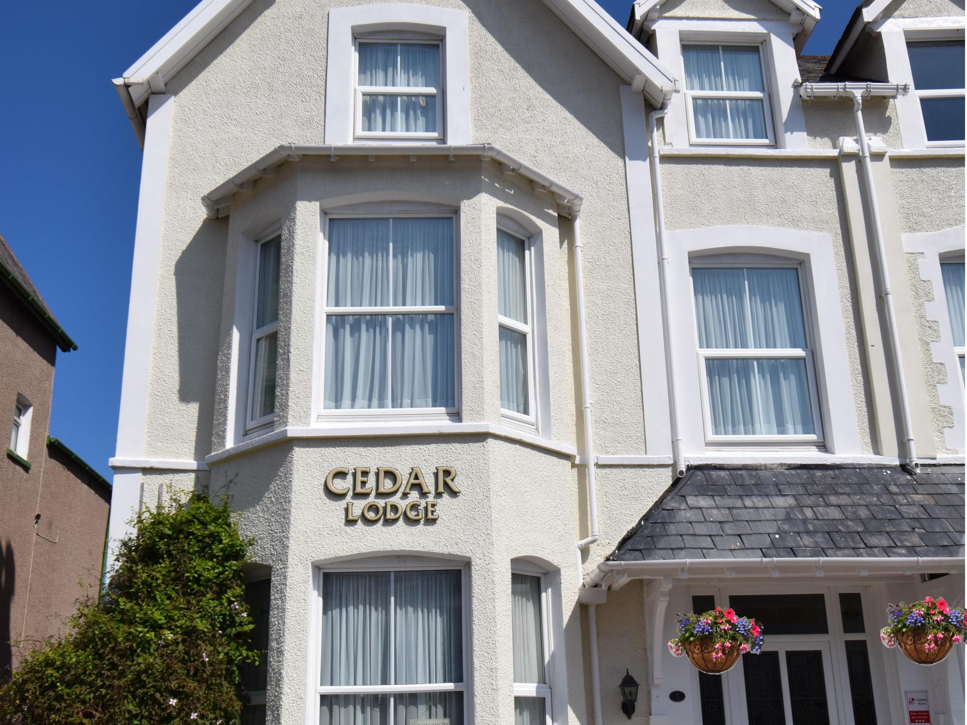 Cedar Lodge