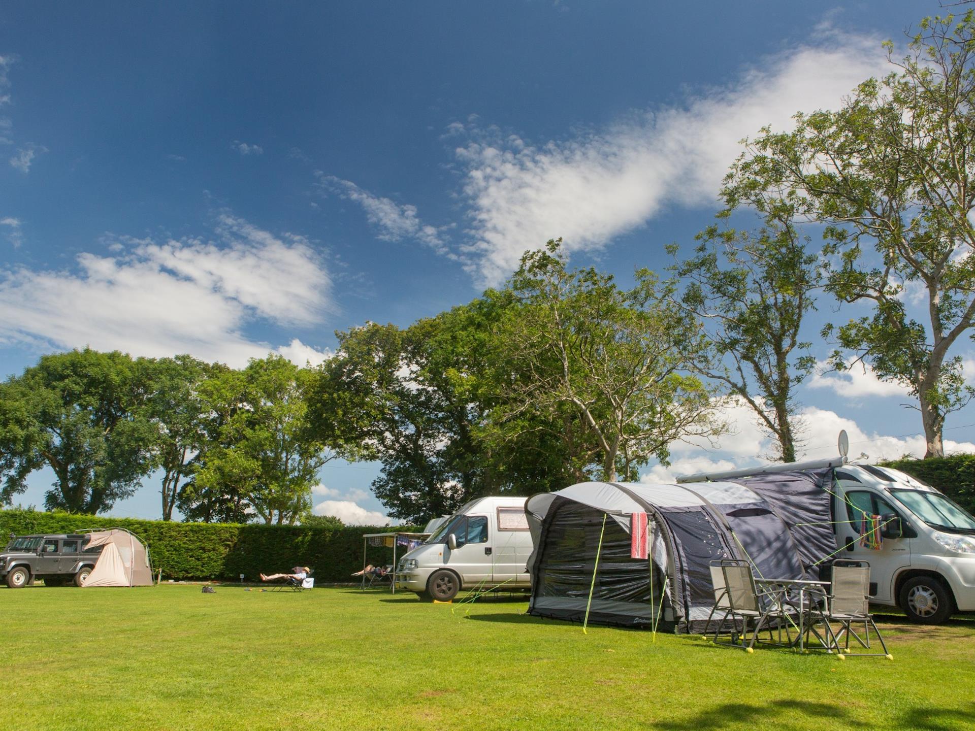 Llys Derwen Caravan & Camping Site