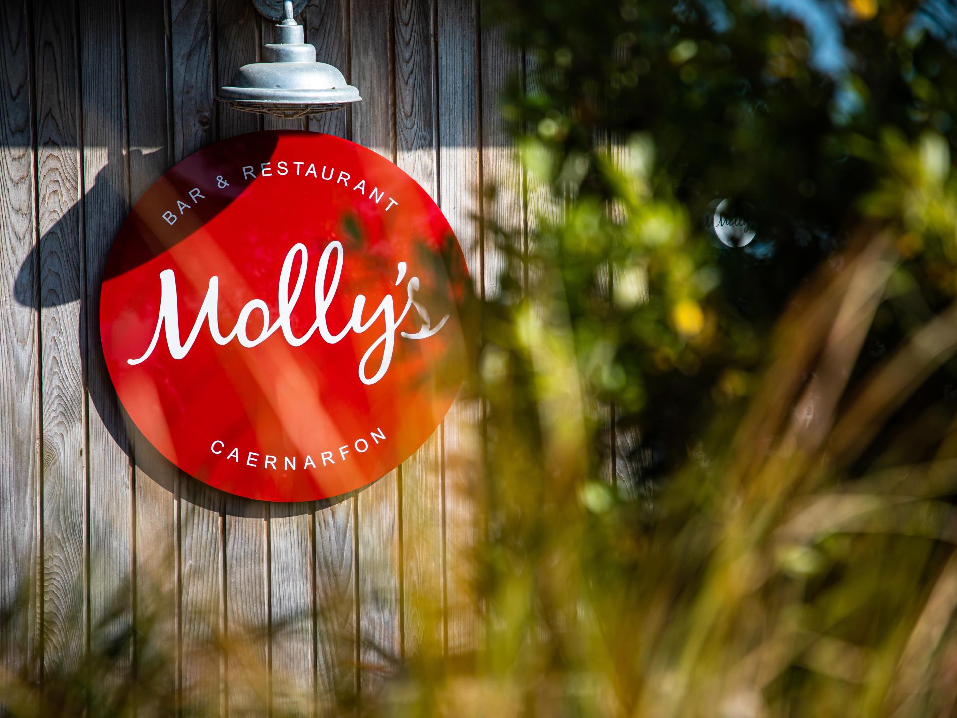 Molly's Bar & Restaurant