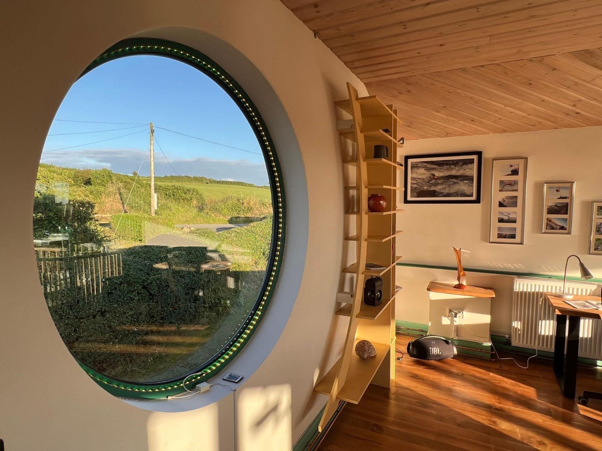 Eco Barn rose window