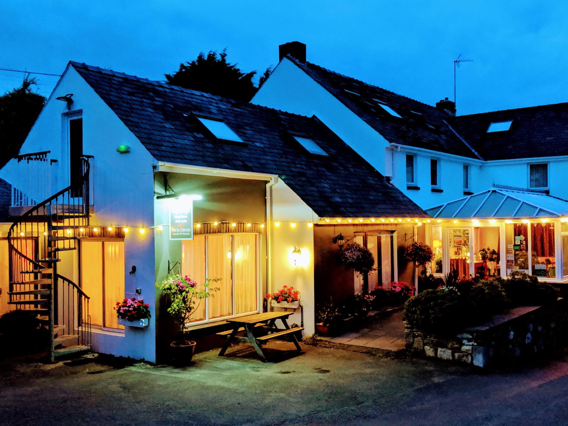 Front View Ivybridge Guesthouse at dusk