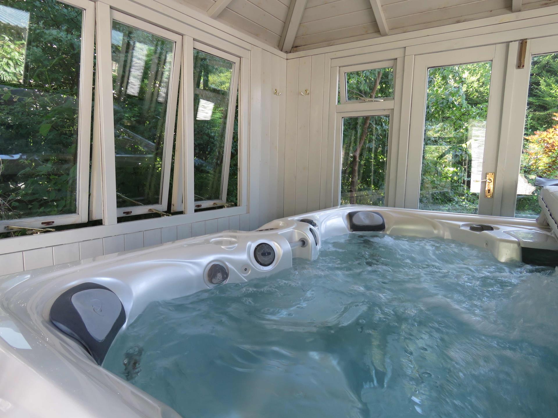 Indoor private Spa Hot tub 