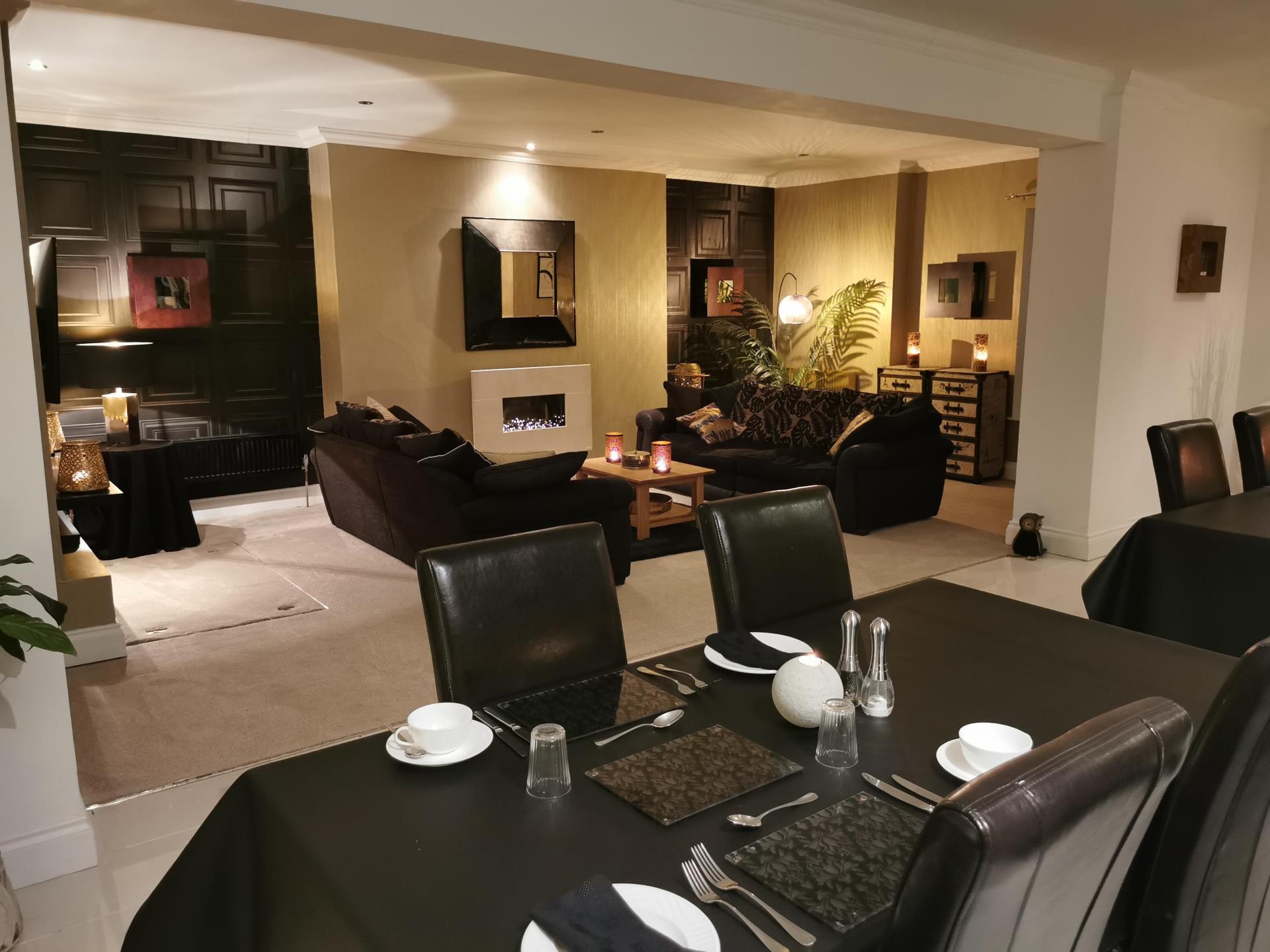 Glangwili Mansion Lounge / Dining Room