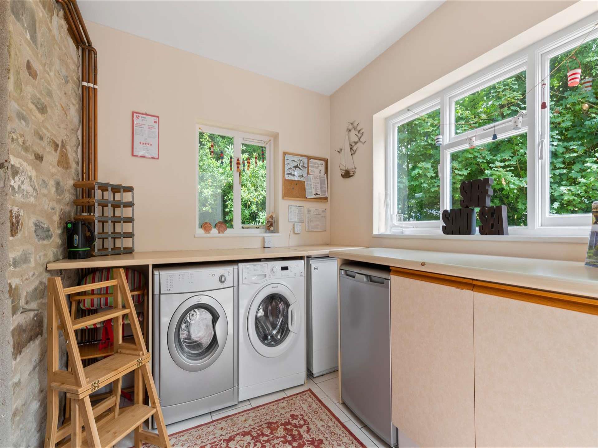 Self-catering cottage in Tresaith - utility room