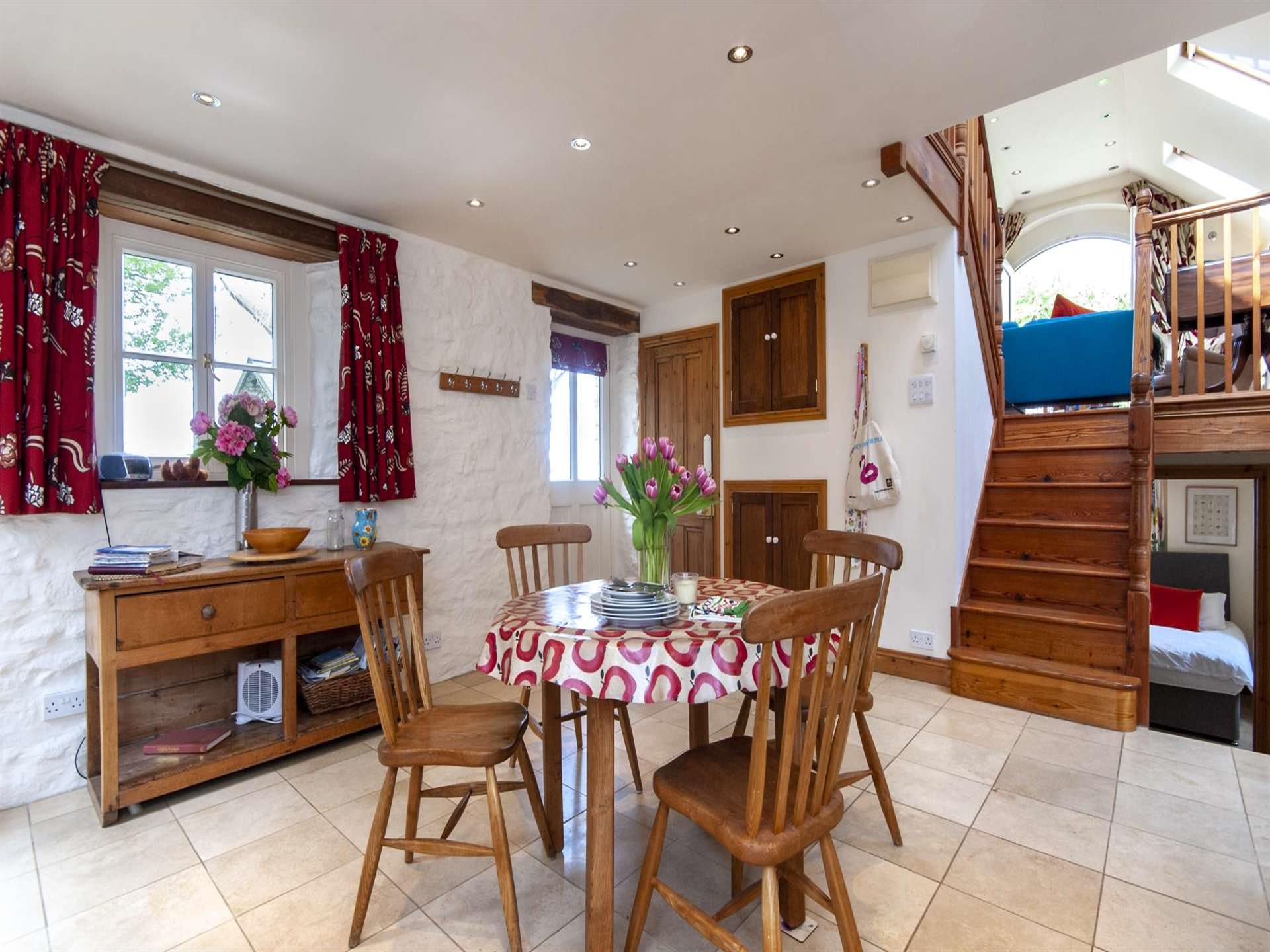 Self catering Newport Pembrokeshire - cottage with