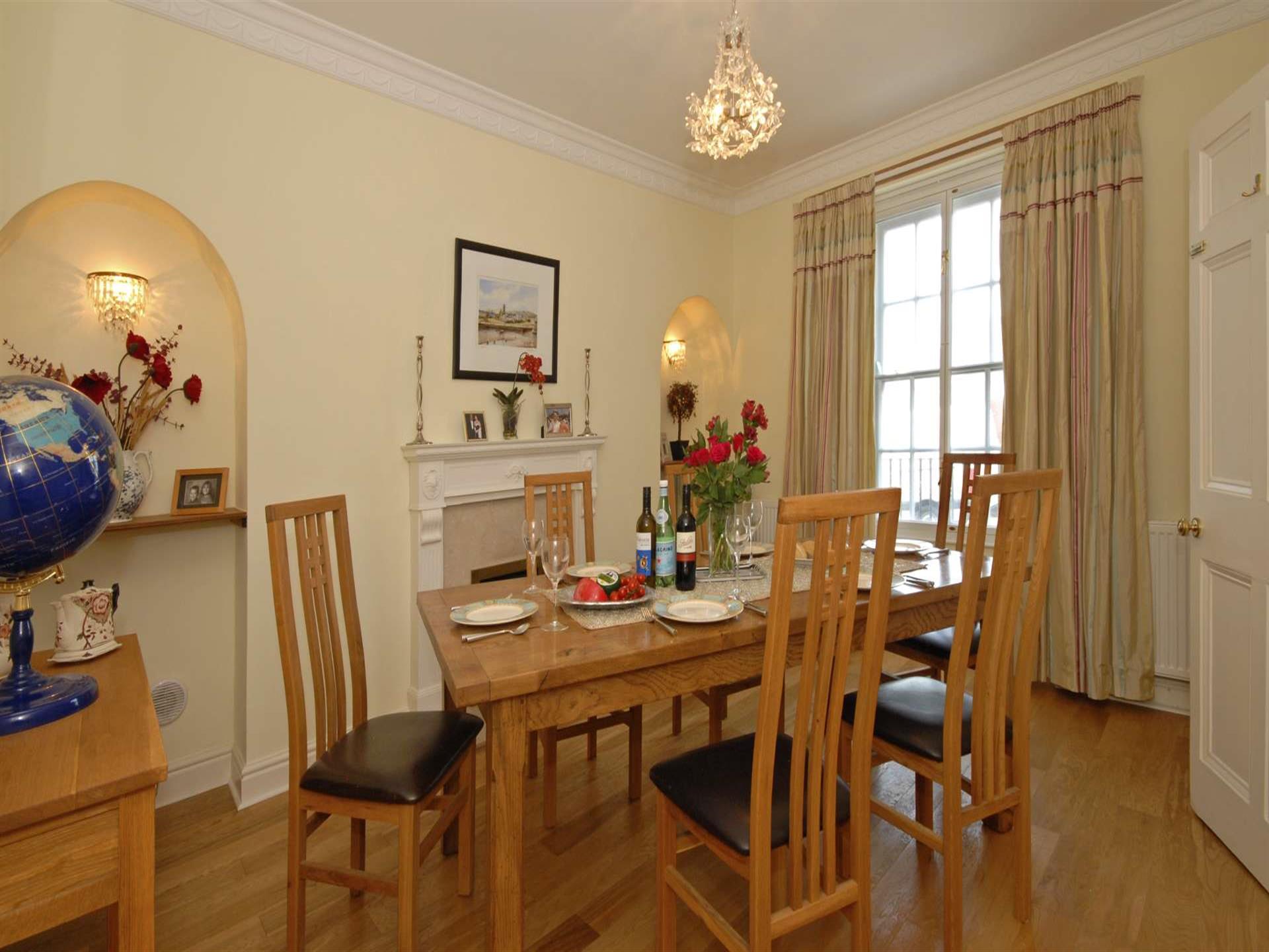 Aberaeron town house - elegant dining room