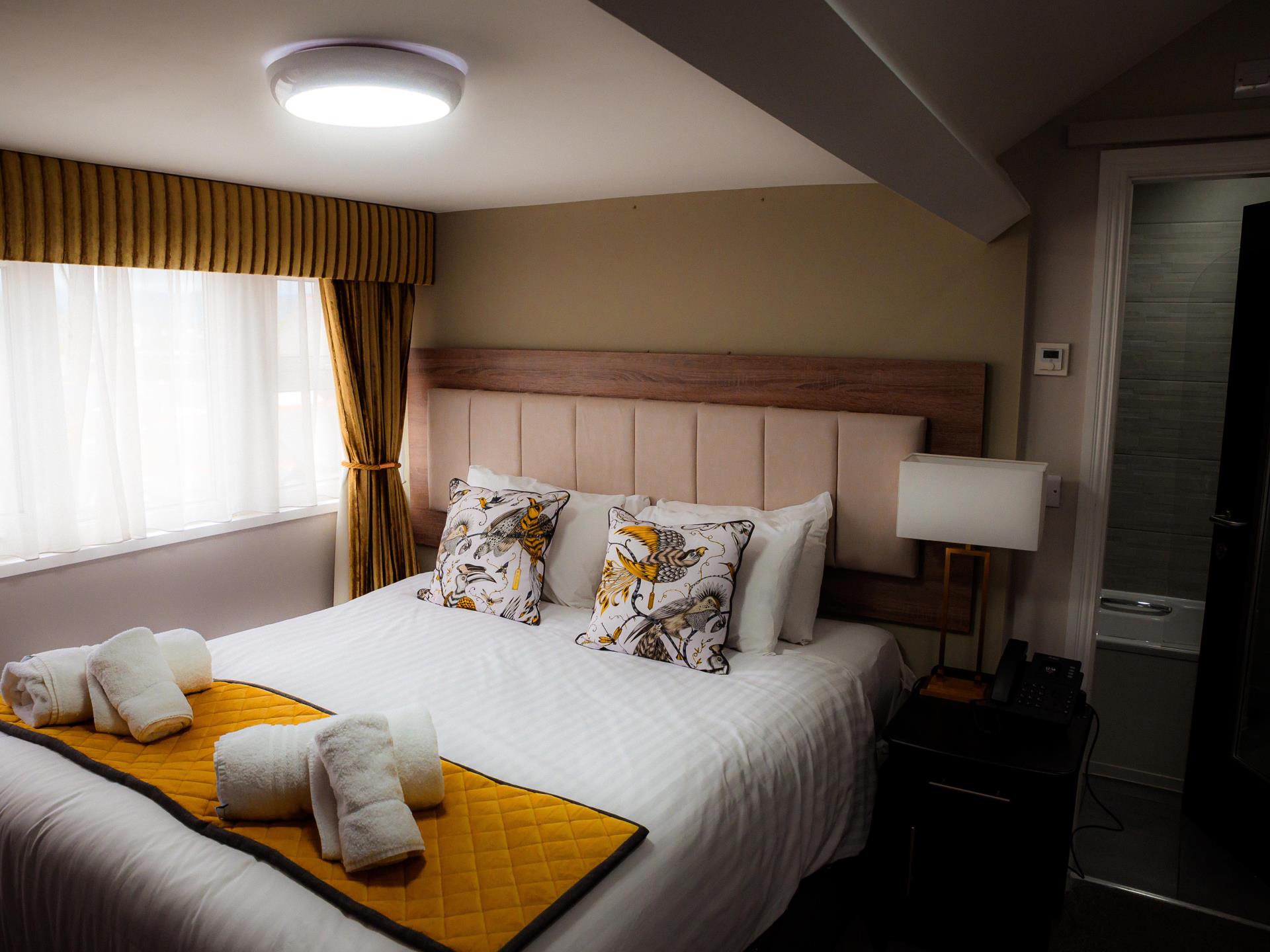 Classic & Cozy Double Room