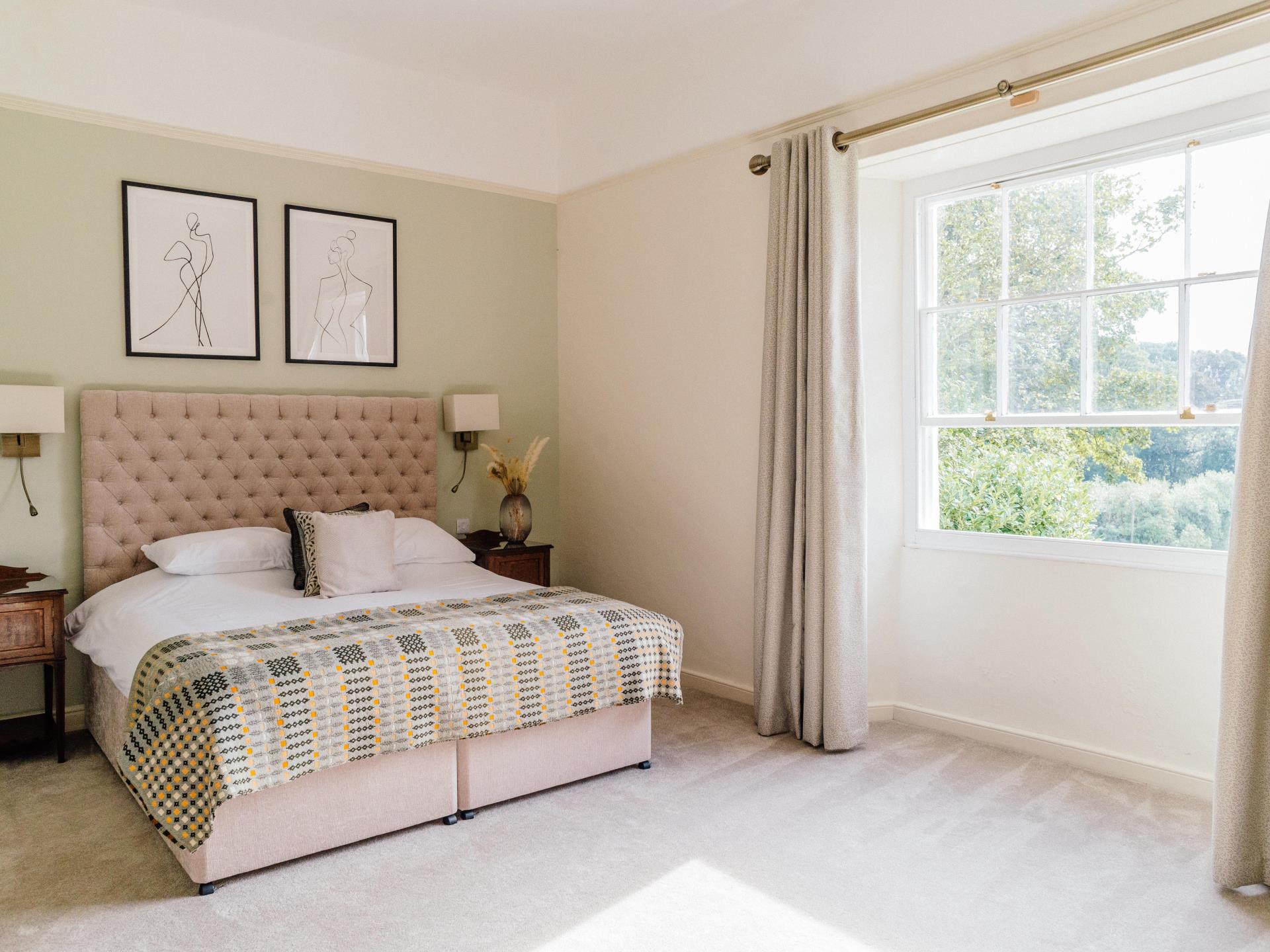 Y Ffrenni - Bedroom 