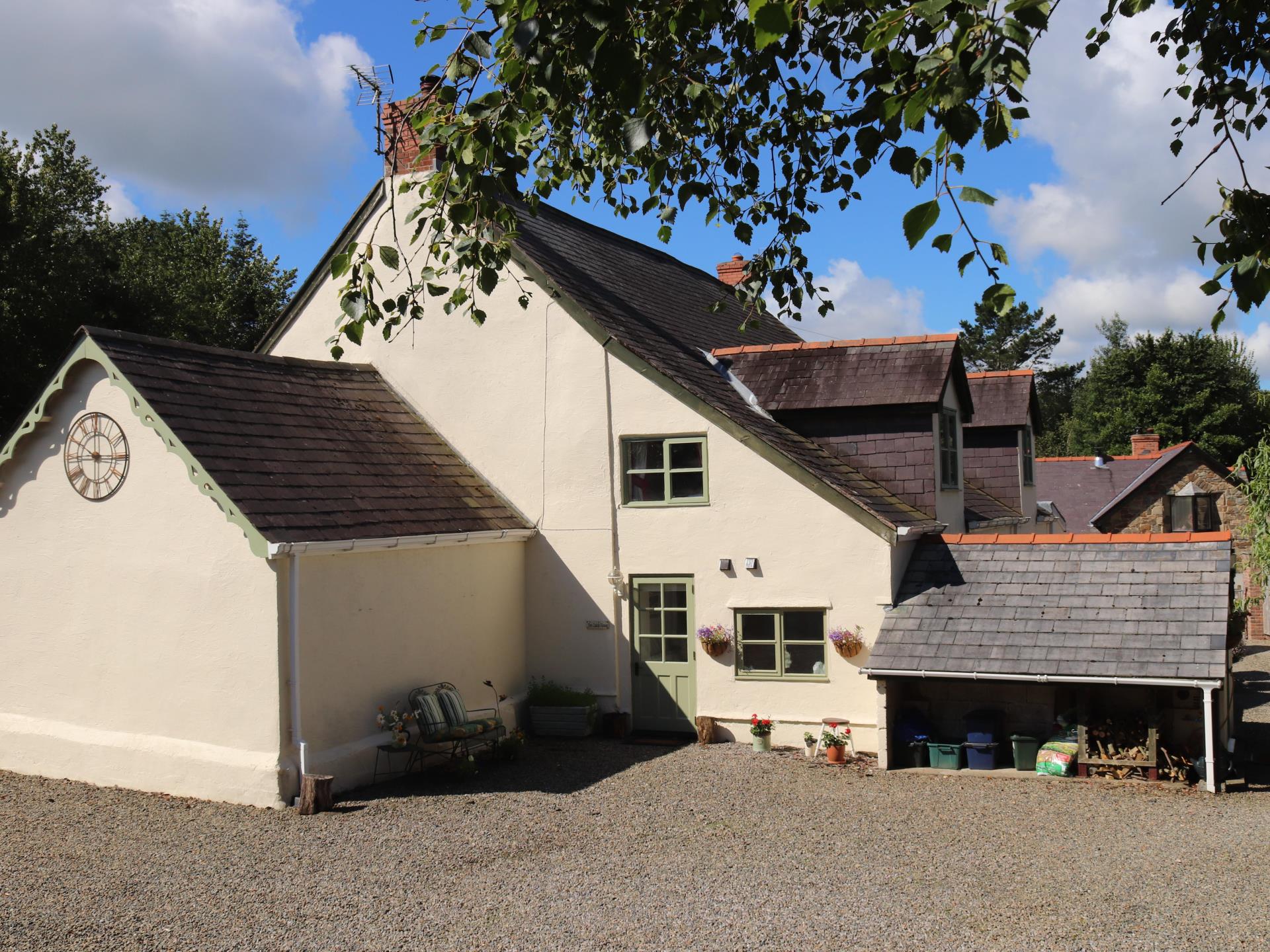 The Coach House at Shoals Hook House