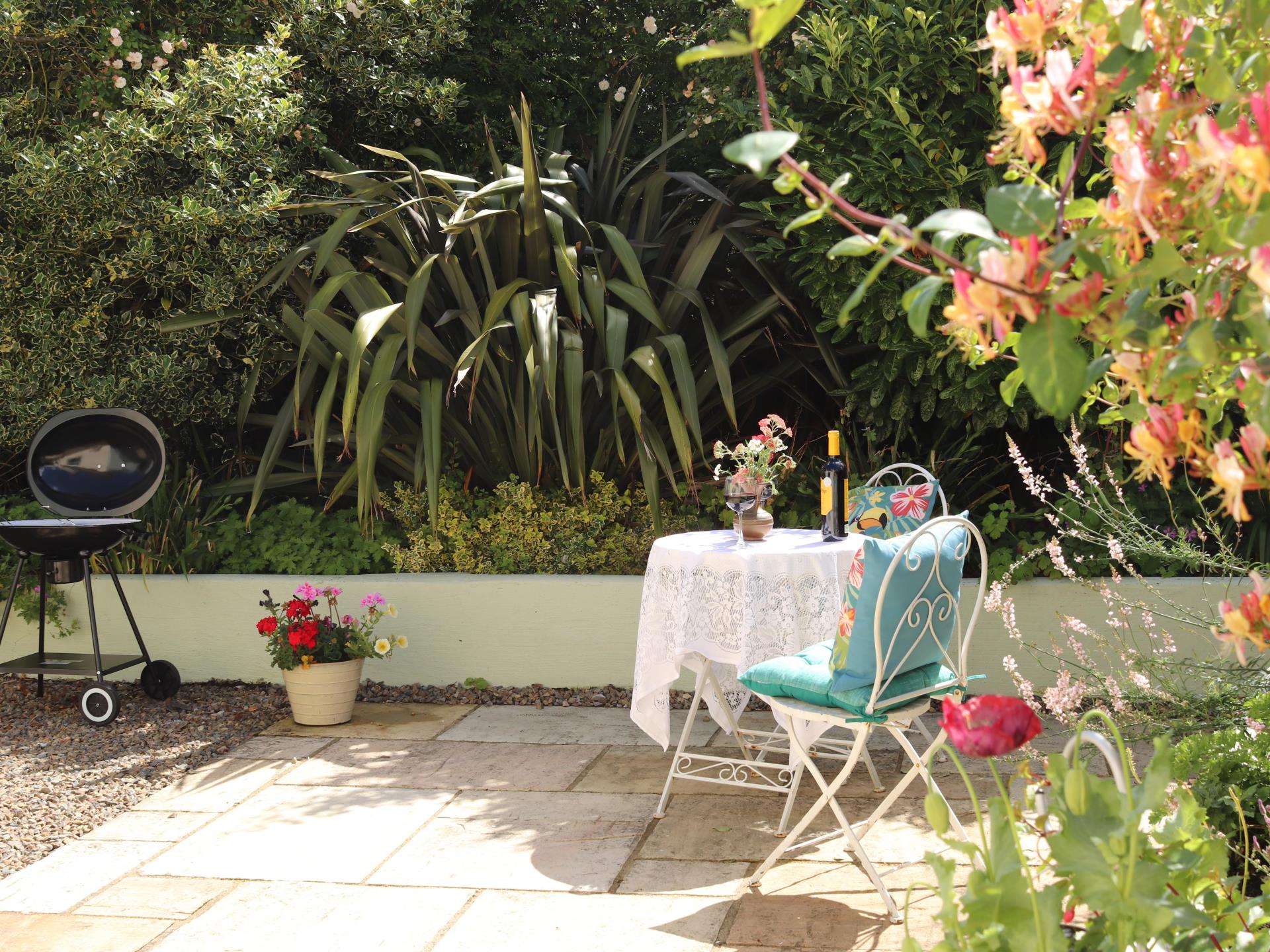 Private patio garden