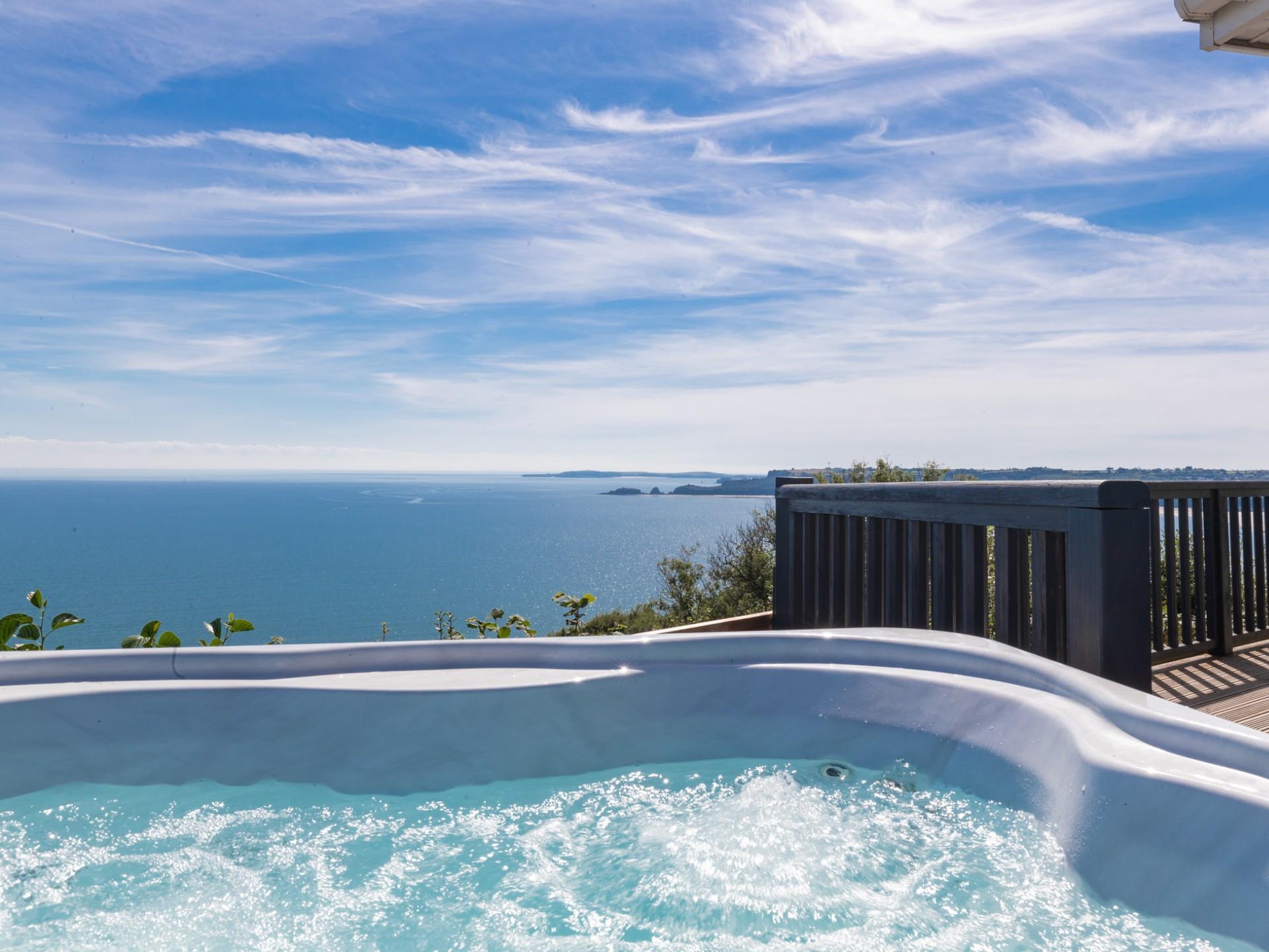 Amroth Signature Lodge Hot Tub