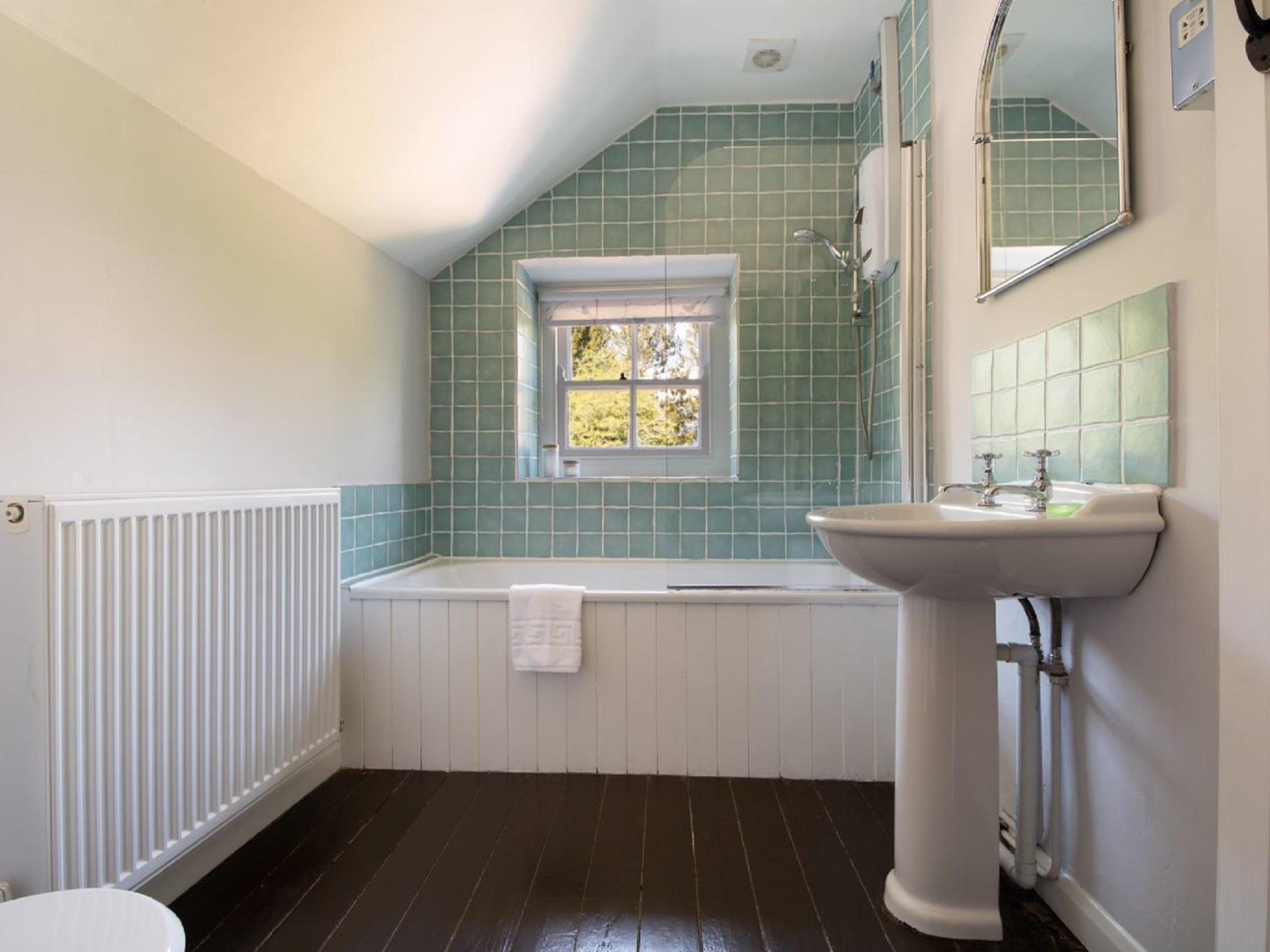 Little Milford Farmhouse Bathroom