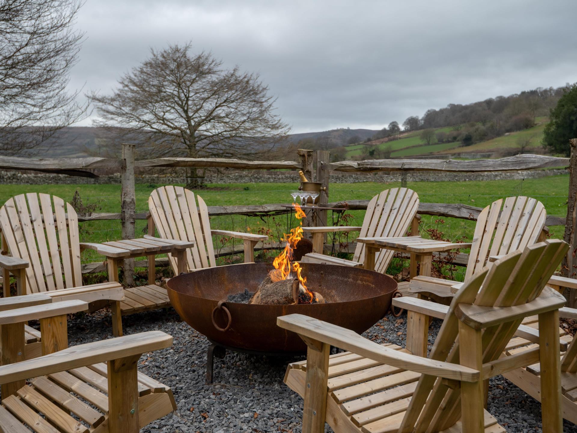 A Massive Firepit for Star Gazing