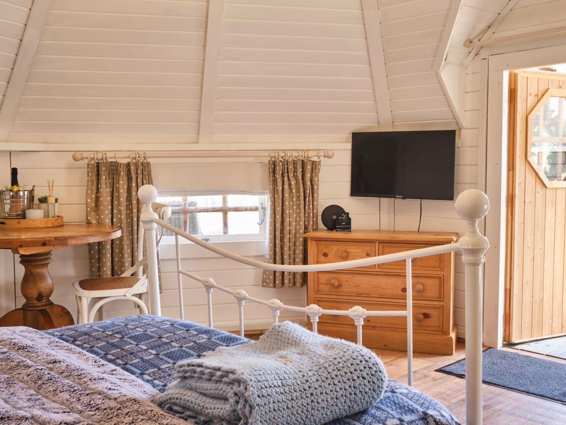 Cosy interiors at Floras Cabin
